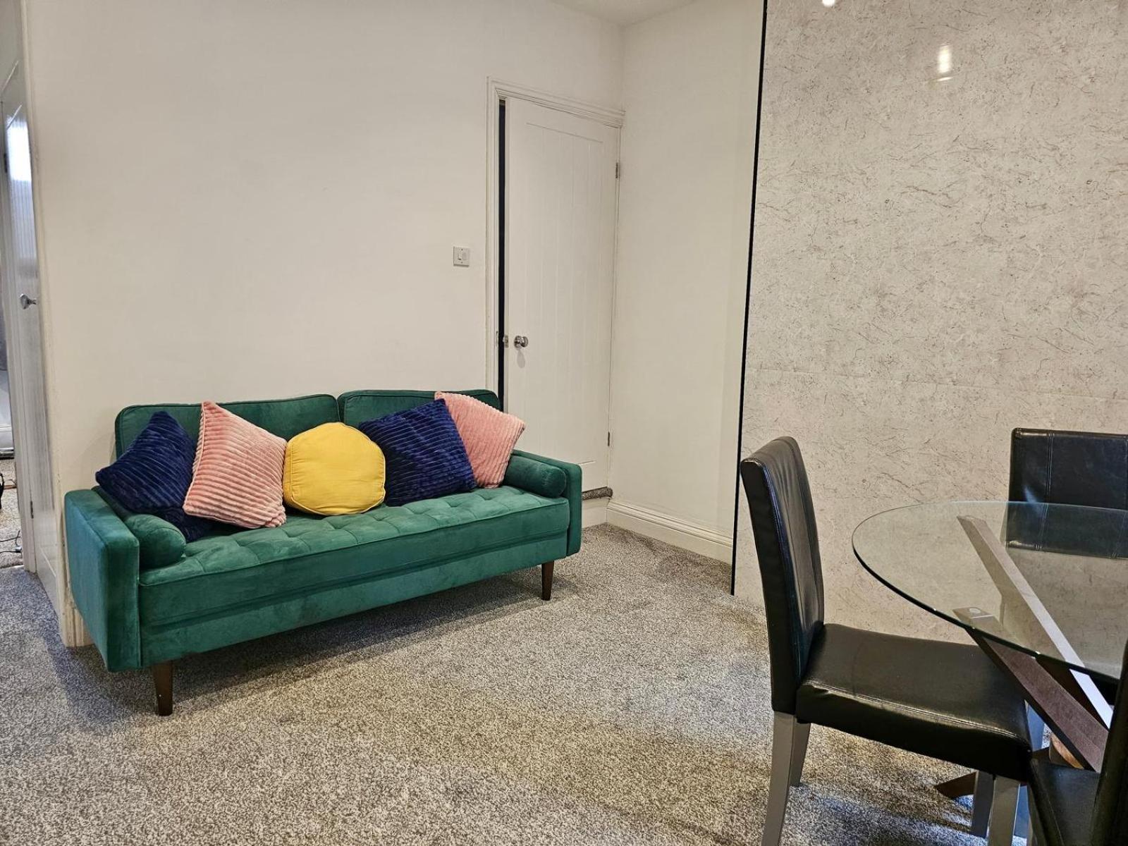 Two-Bedroom Apartment - Photo 10