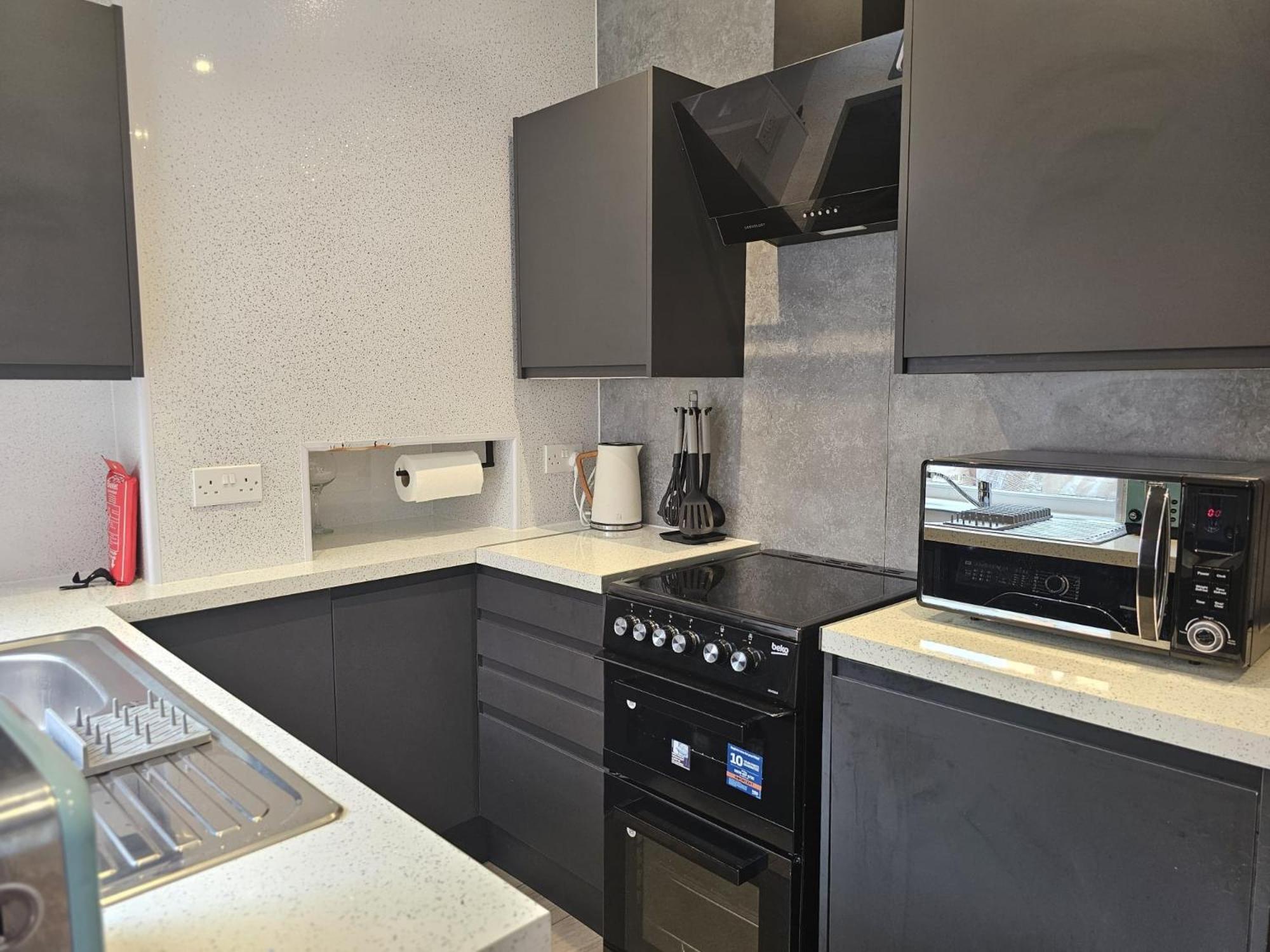 Two-Bedroom Apartment - Photo 11