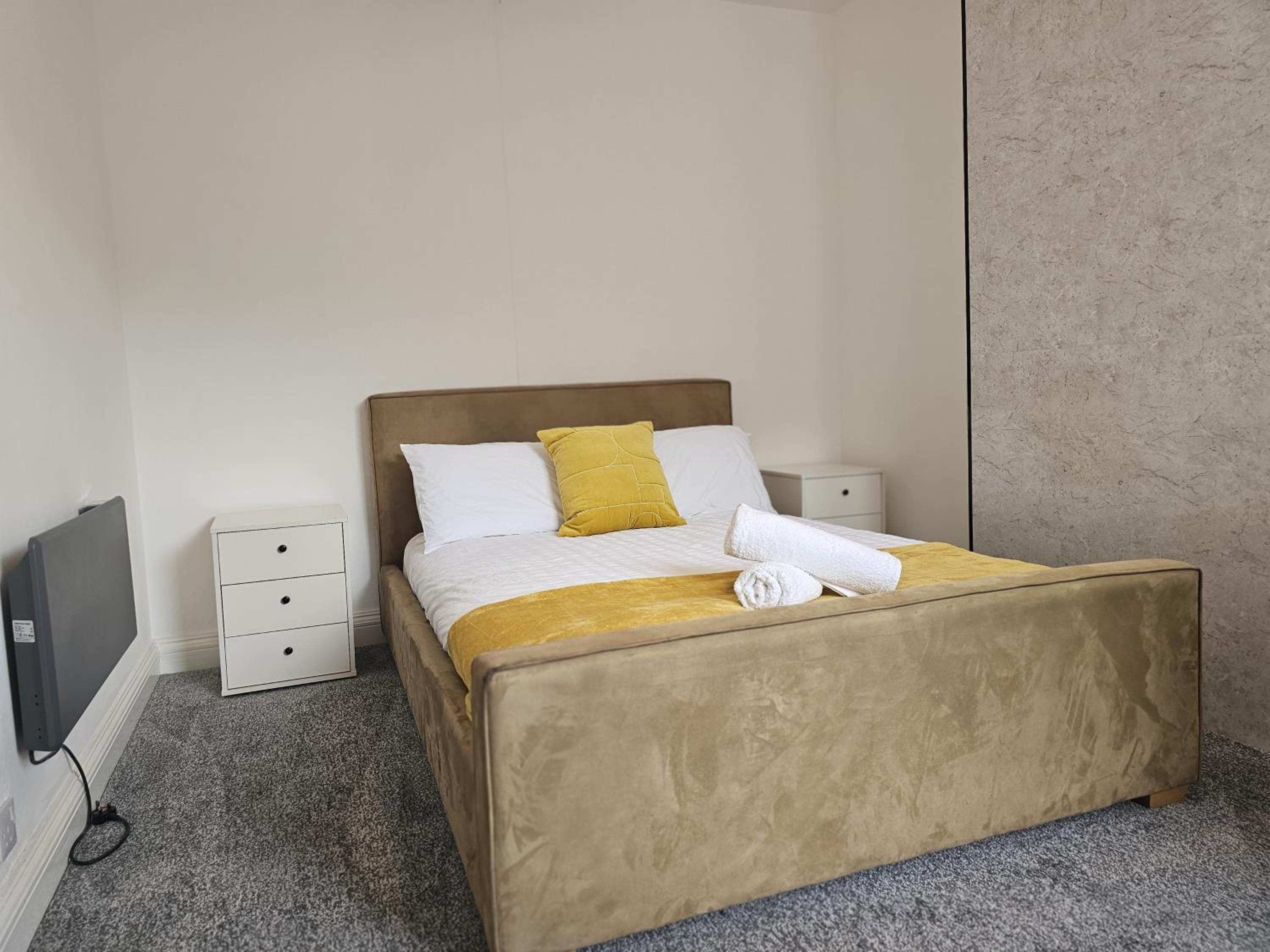 Two-Bedroom Apartment - Photo 14