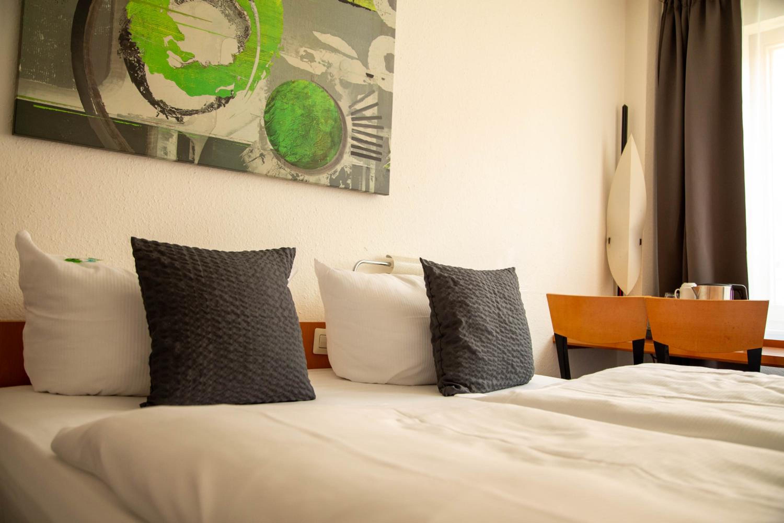 Double Room - Photo 5