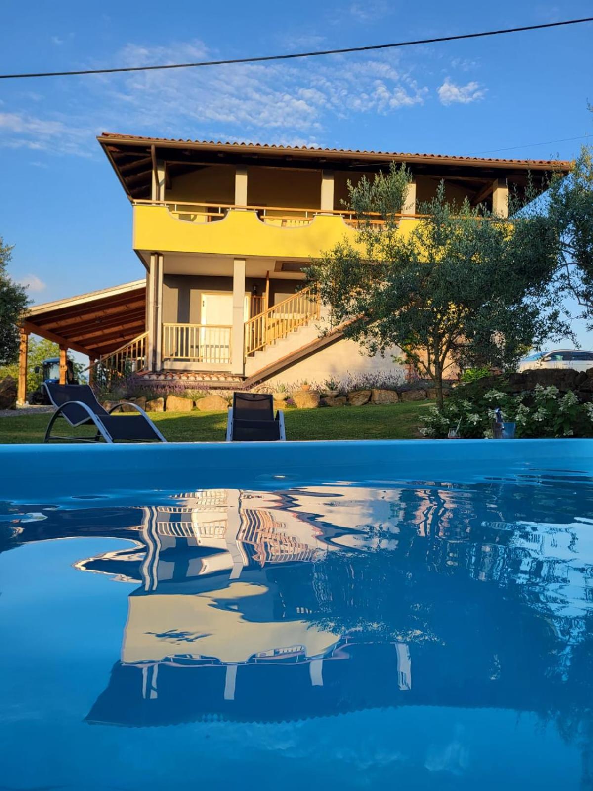 One-Bedroom Apartment with Pool View photo 1
