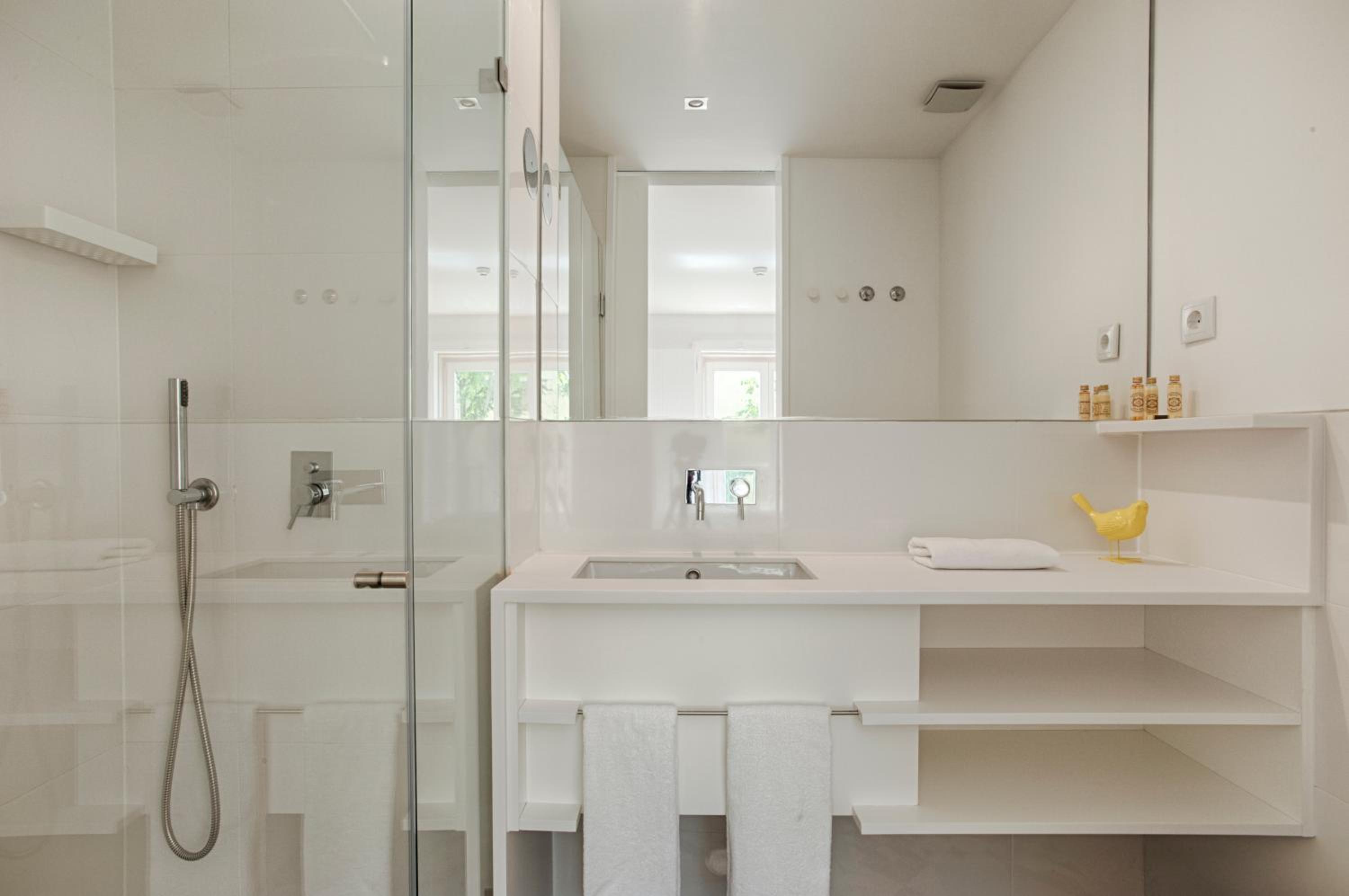 Double or Twin Room with Garden View photo 3