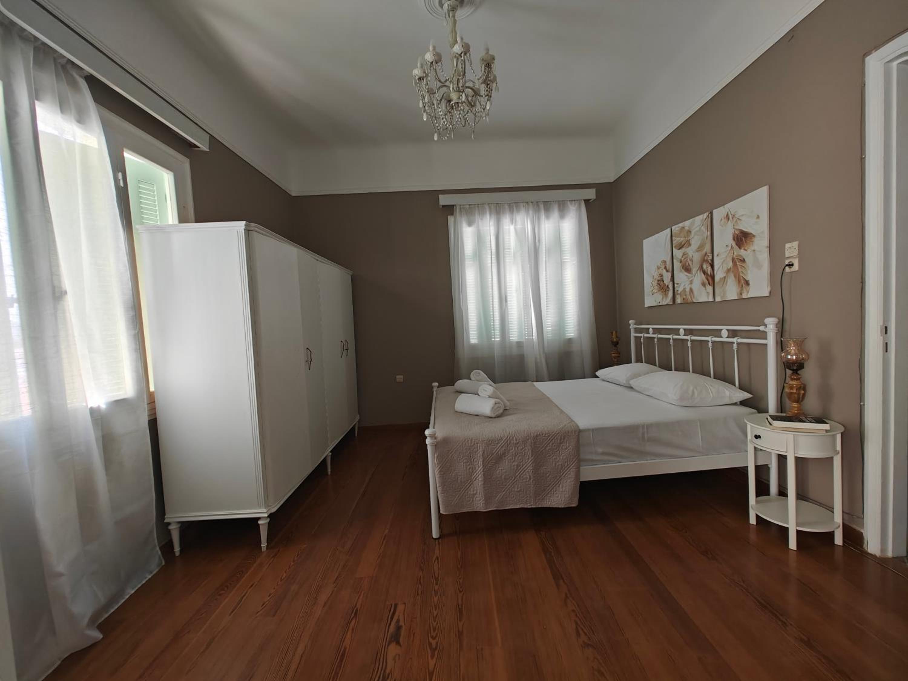 One-Bedroom House photo 1