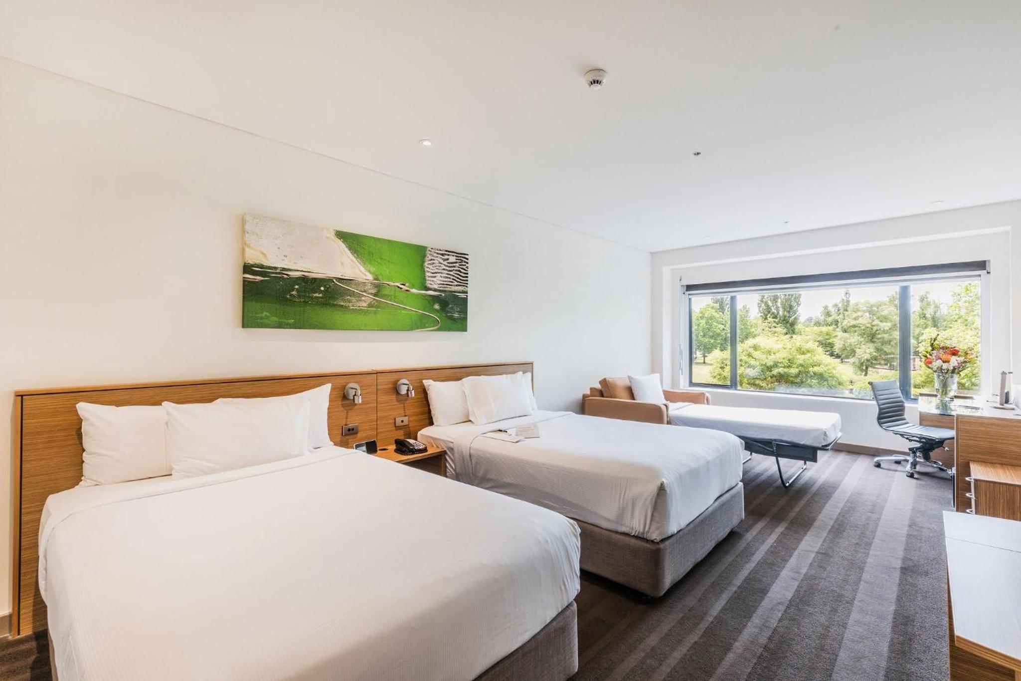 Premium Twin Room with Two Double Beds - Photo 3