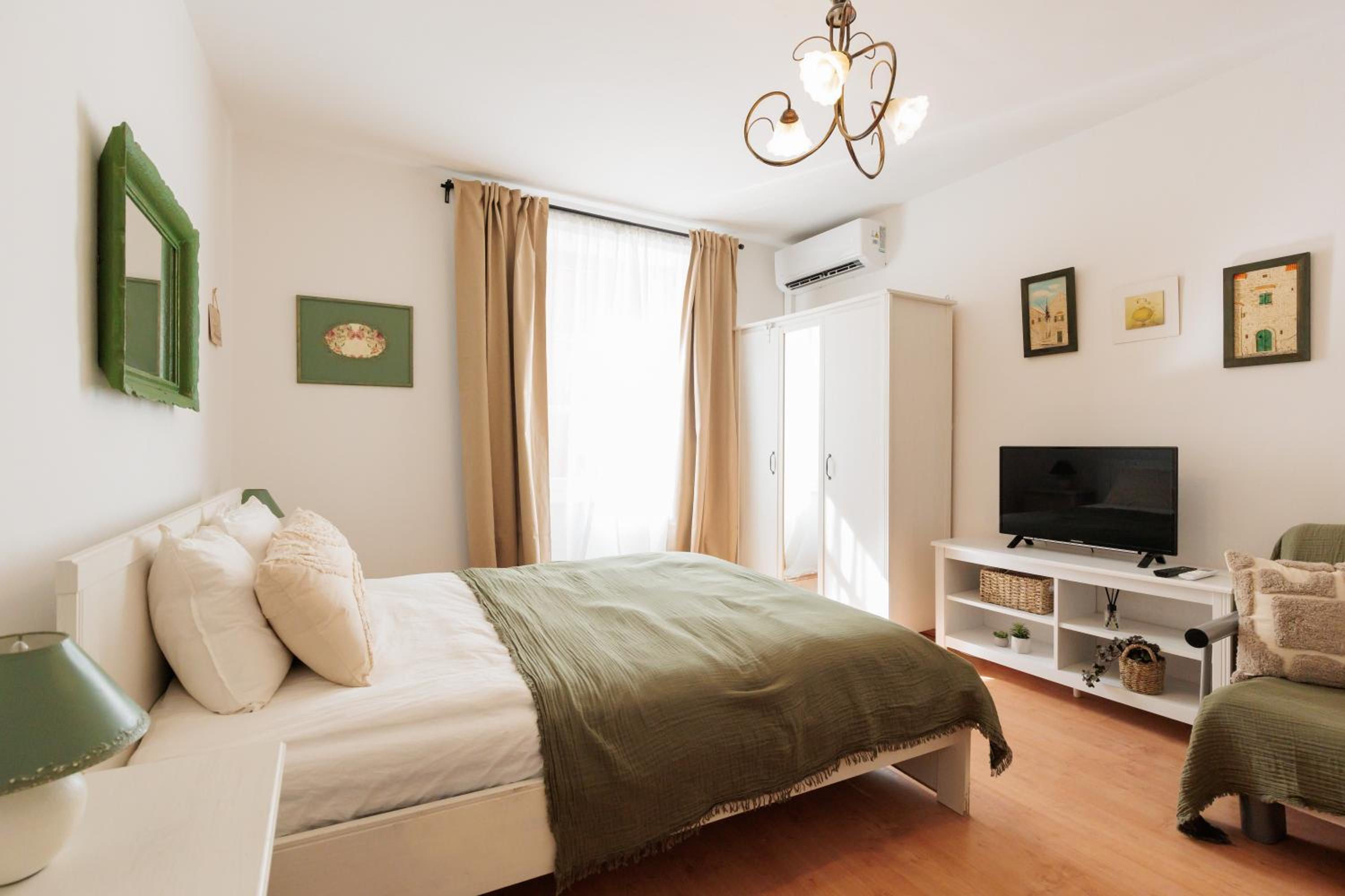 One-Bedroom Apartment