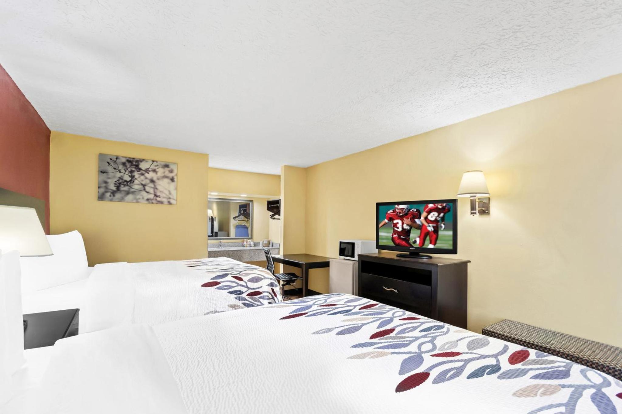 Superior Room with Two Queen Beds Non-Smoking - Photo 5