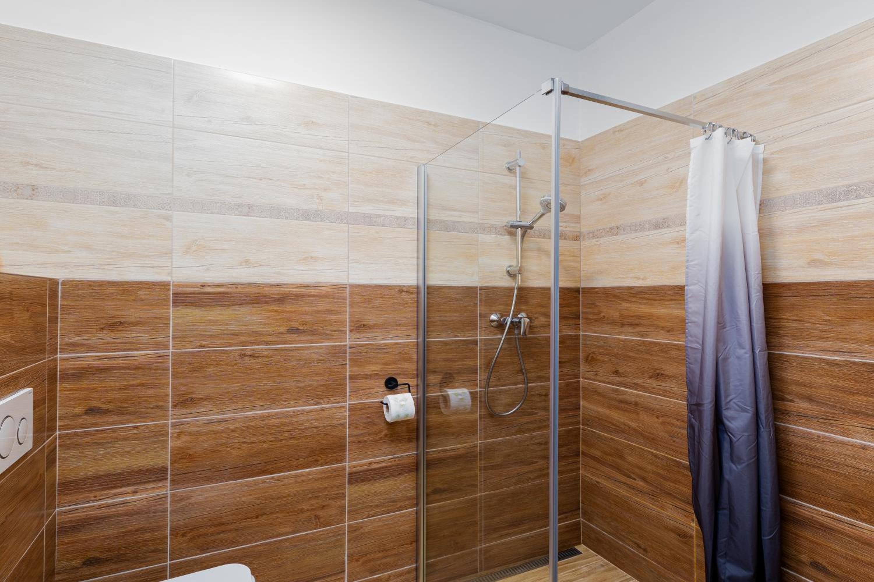 Double Room with Private Bathroom - Photo 5