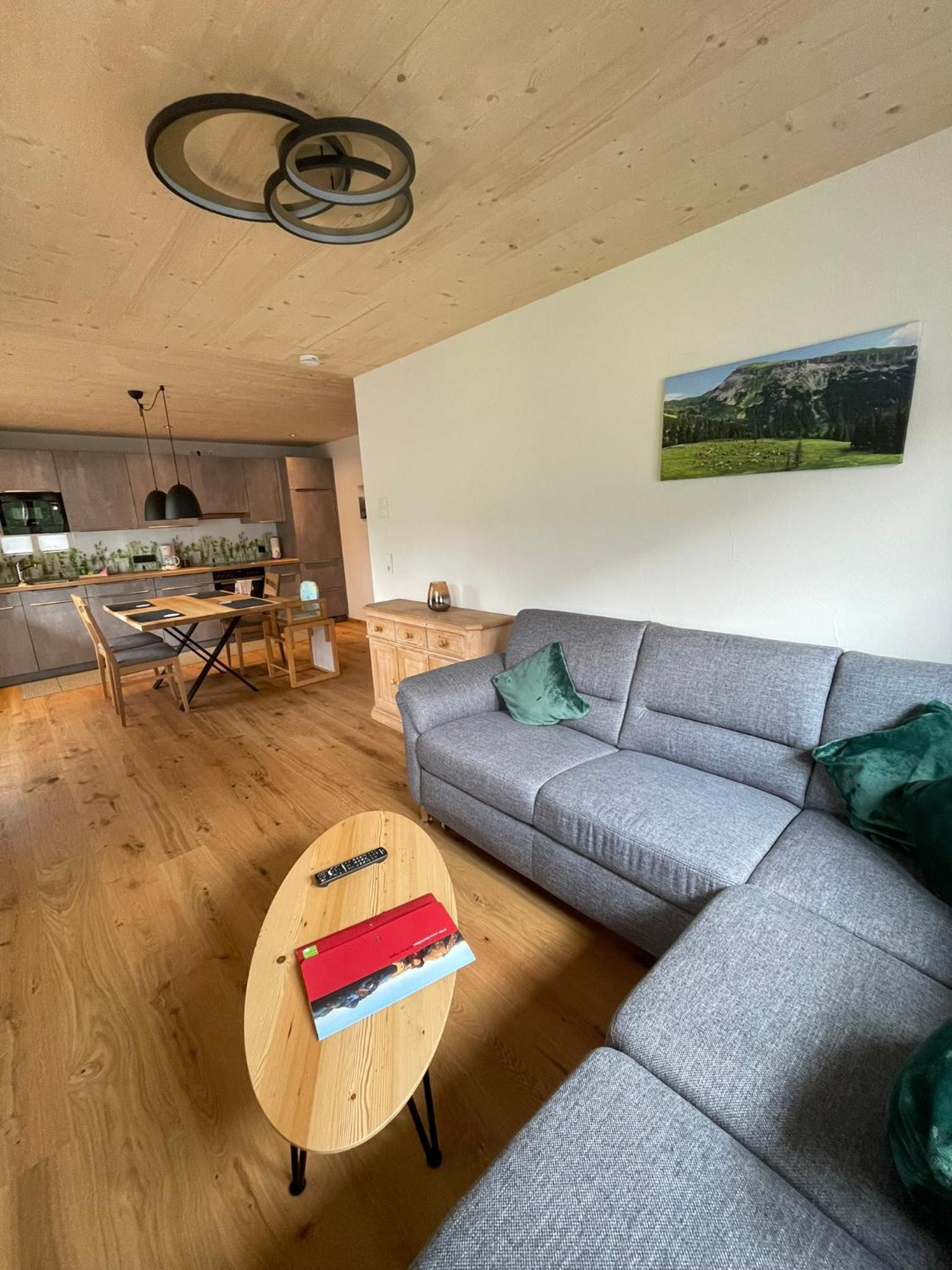 Two-Bedroom Apartment with Mountain View photo 2