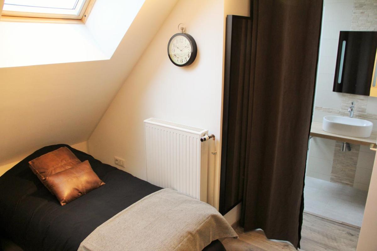Small Twin Room photo 3