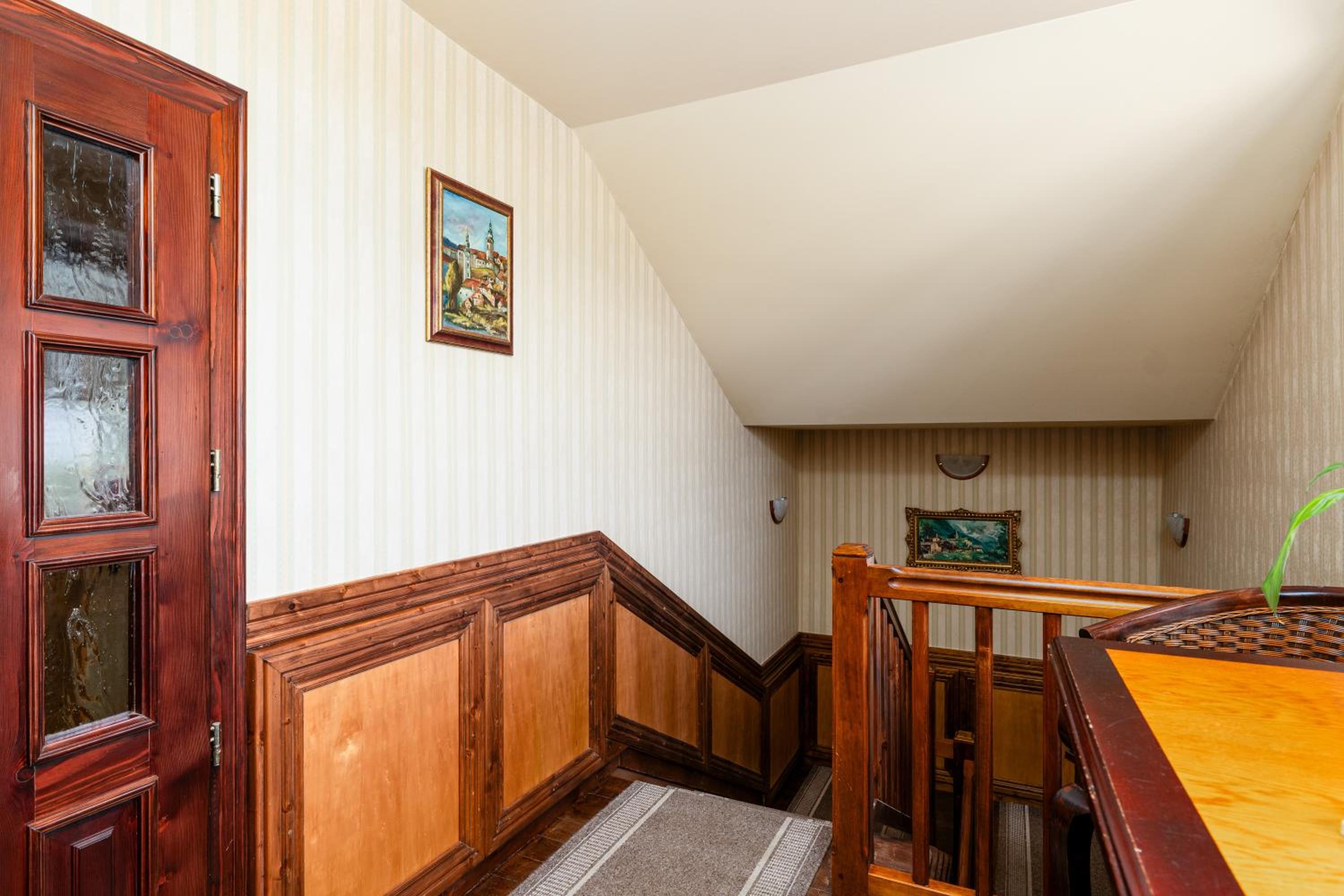Quadruple Room with Private Bathroom - Photo 7
