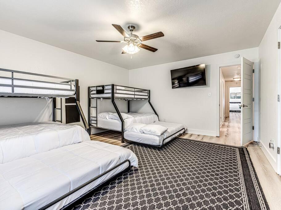Four-Bedroom House photo 3