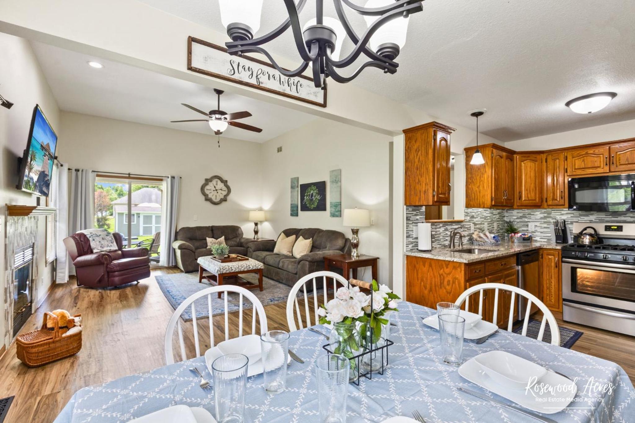 Family Room photo 2