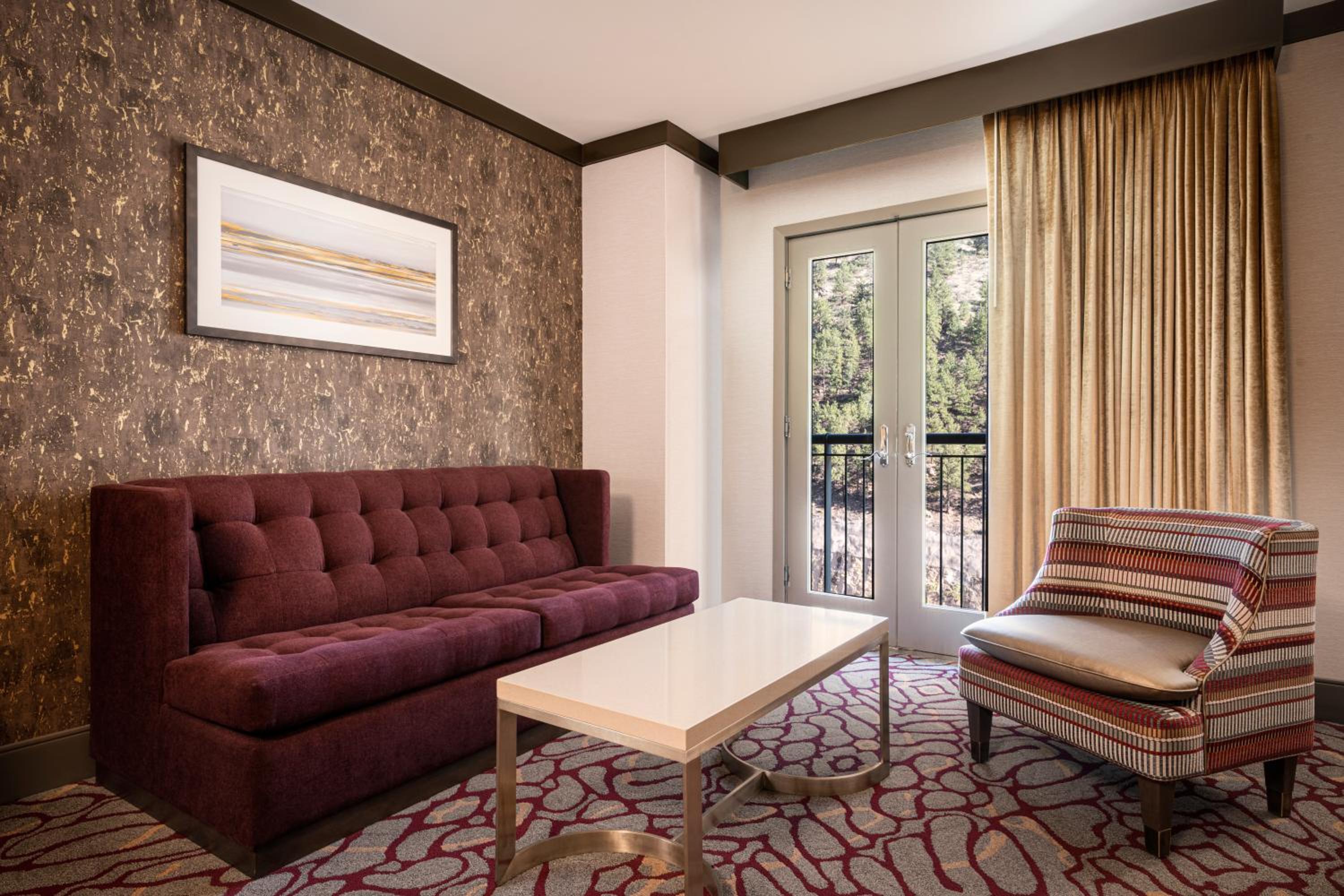 HORSESHOE JUNIOR SUITE 1 KING NON-SMOKING - Photo 6