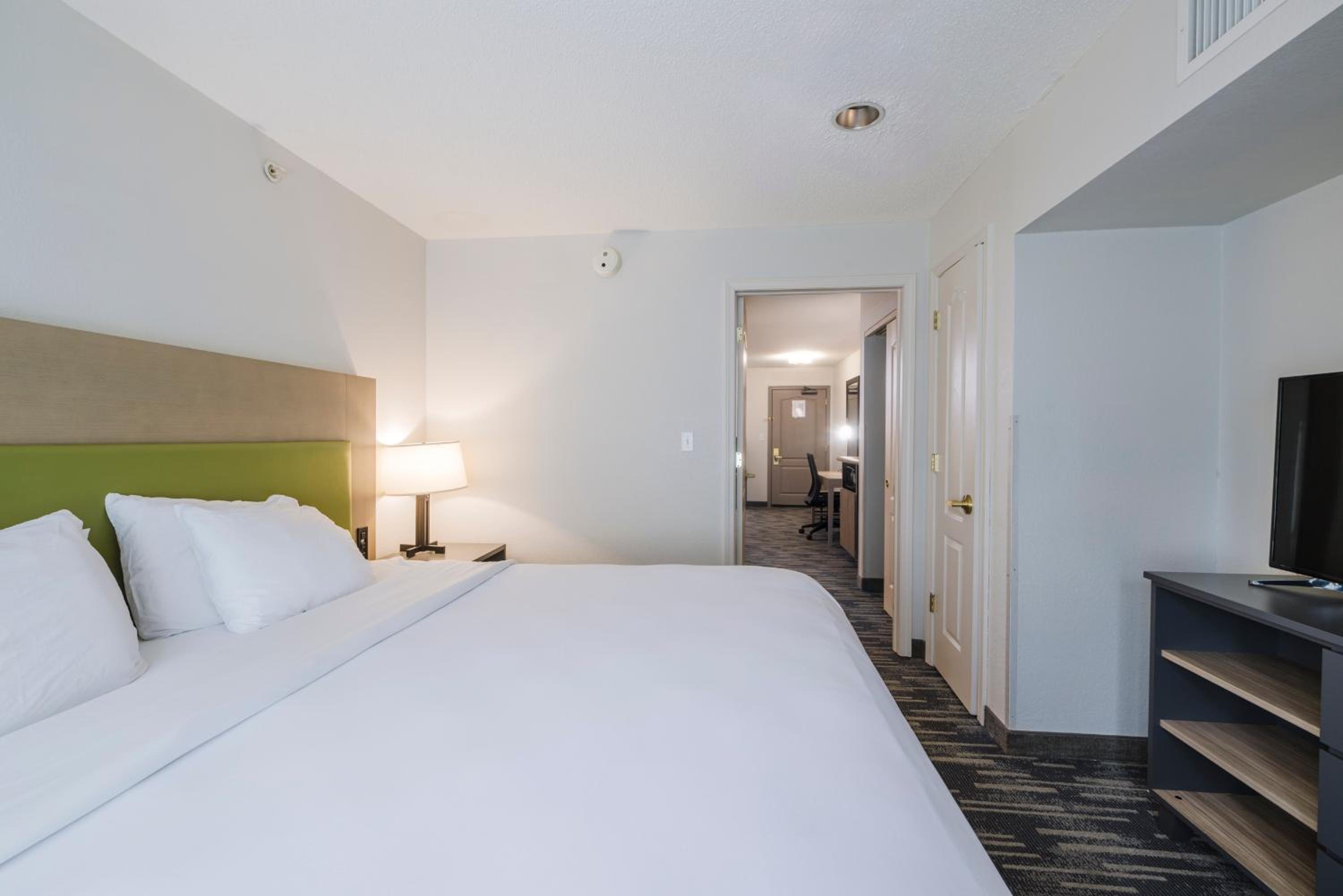 One-Bedroom Suite with Two Queen Beds - Non-Smoking - Photo 13