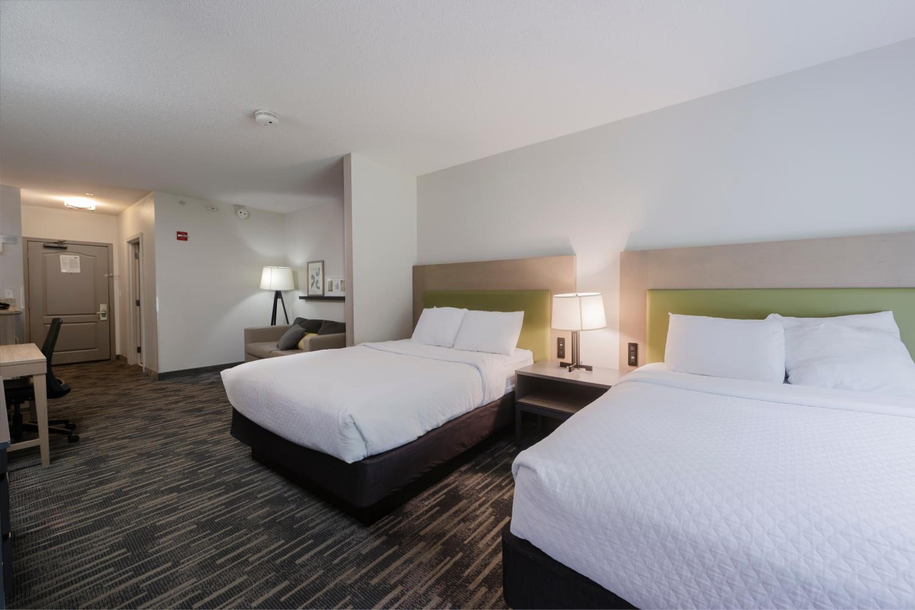 Studio Suite with Two Queen Beds - Photo 9