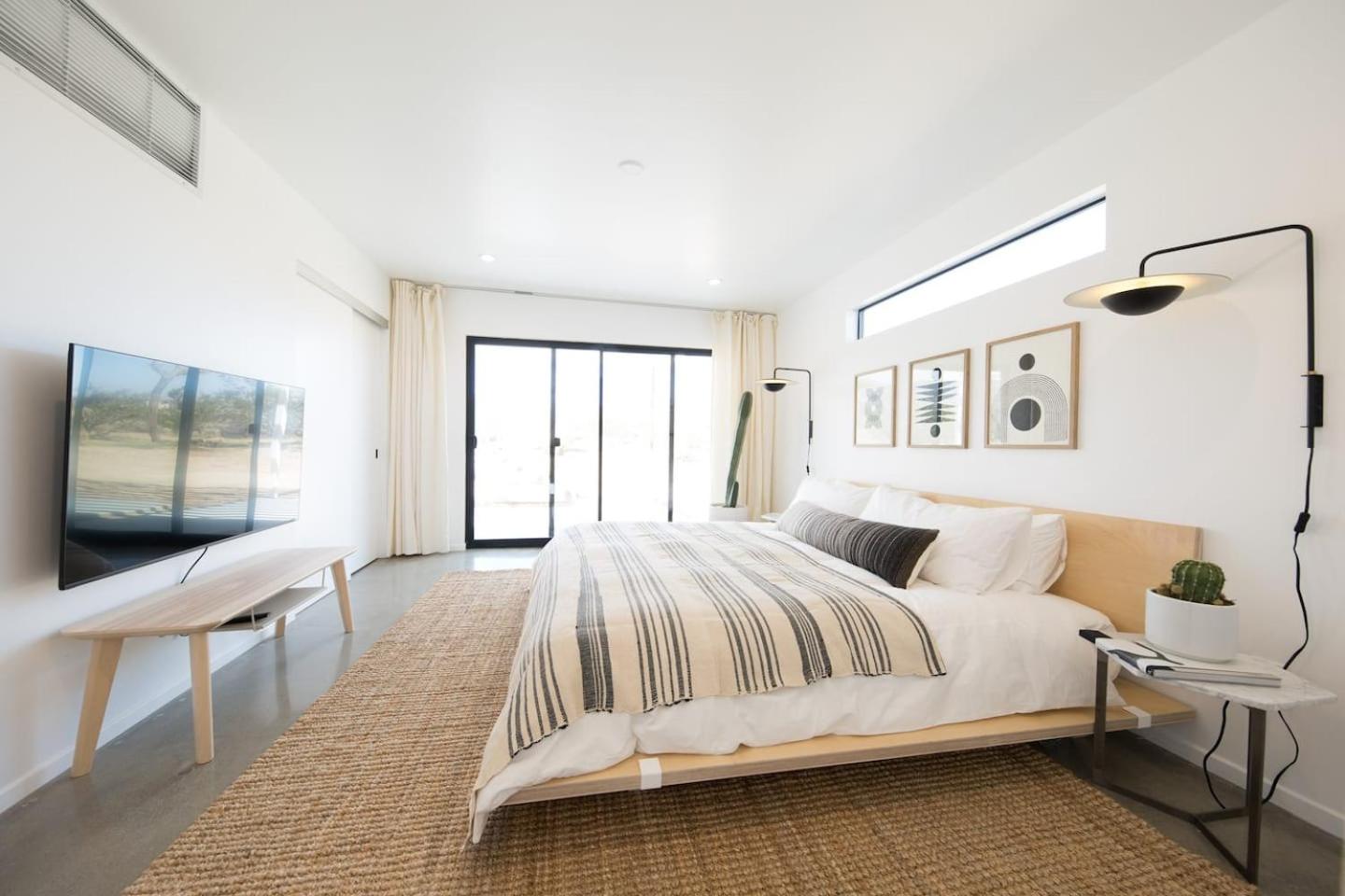 Two-Bedroom House photo 2