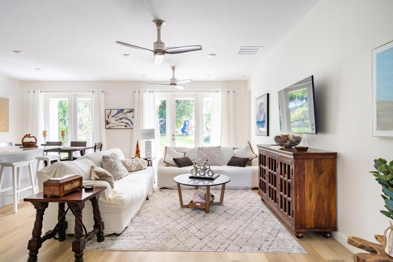 Three-Bedroom House photo 1