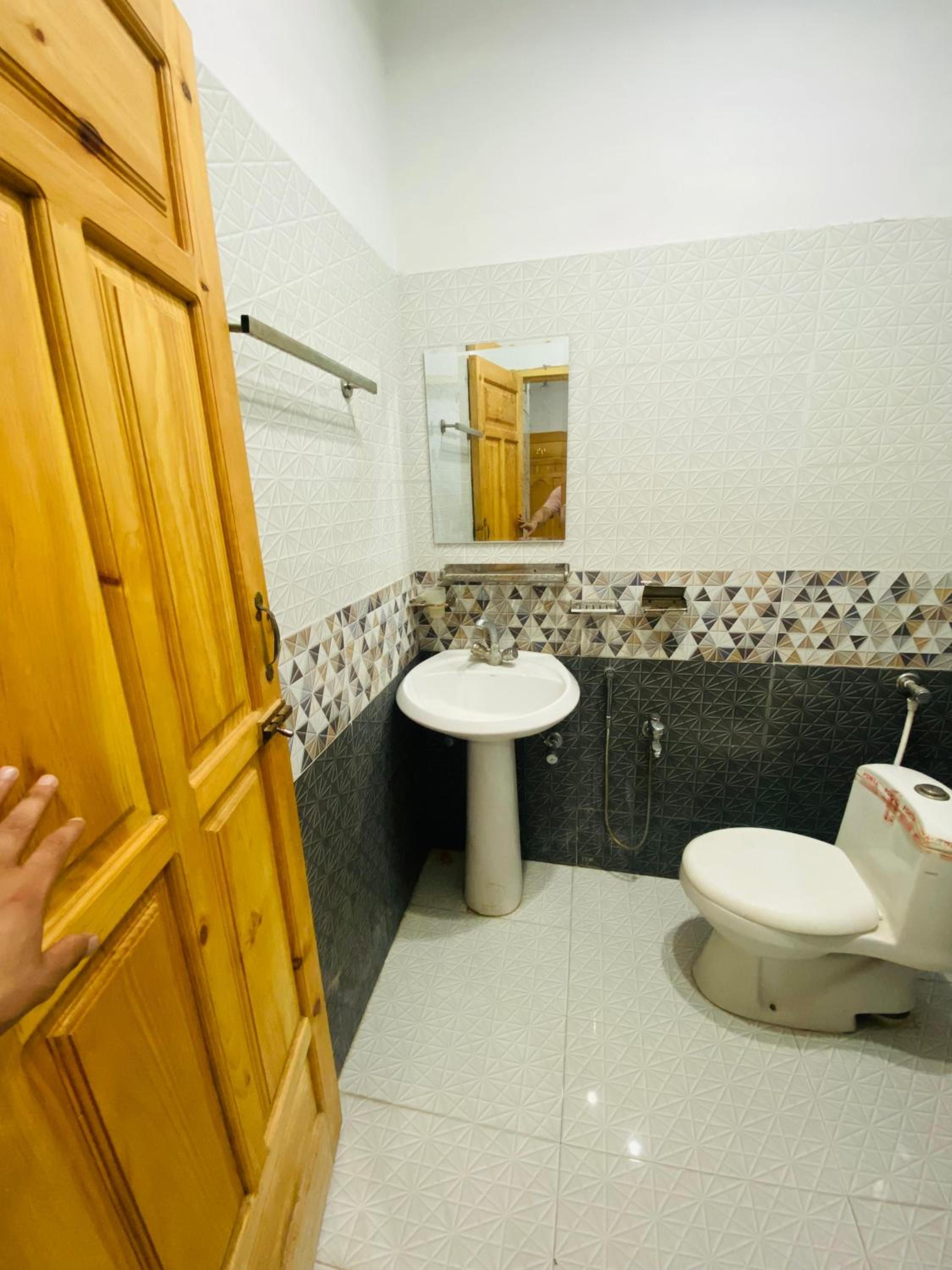 Deluxe Single Room With Balcony photo 3
