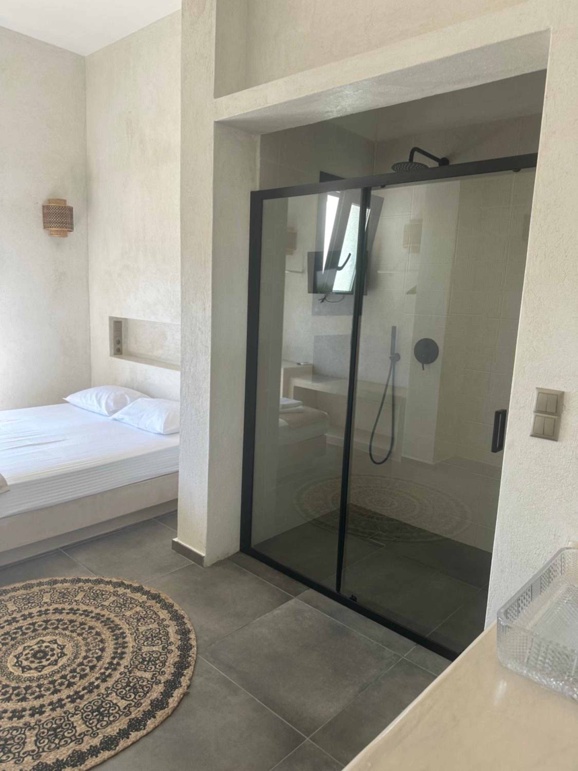 Deluxe Double Room with Sea View - Photo 2