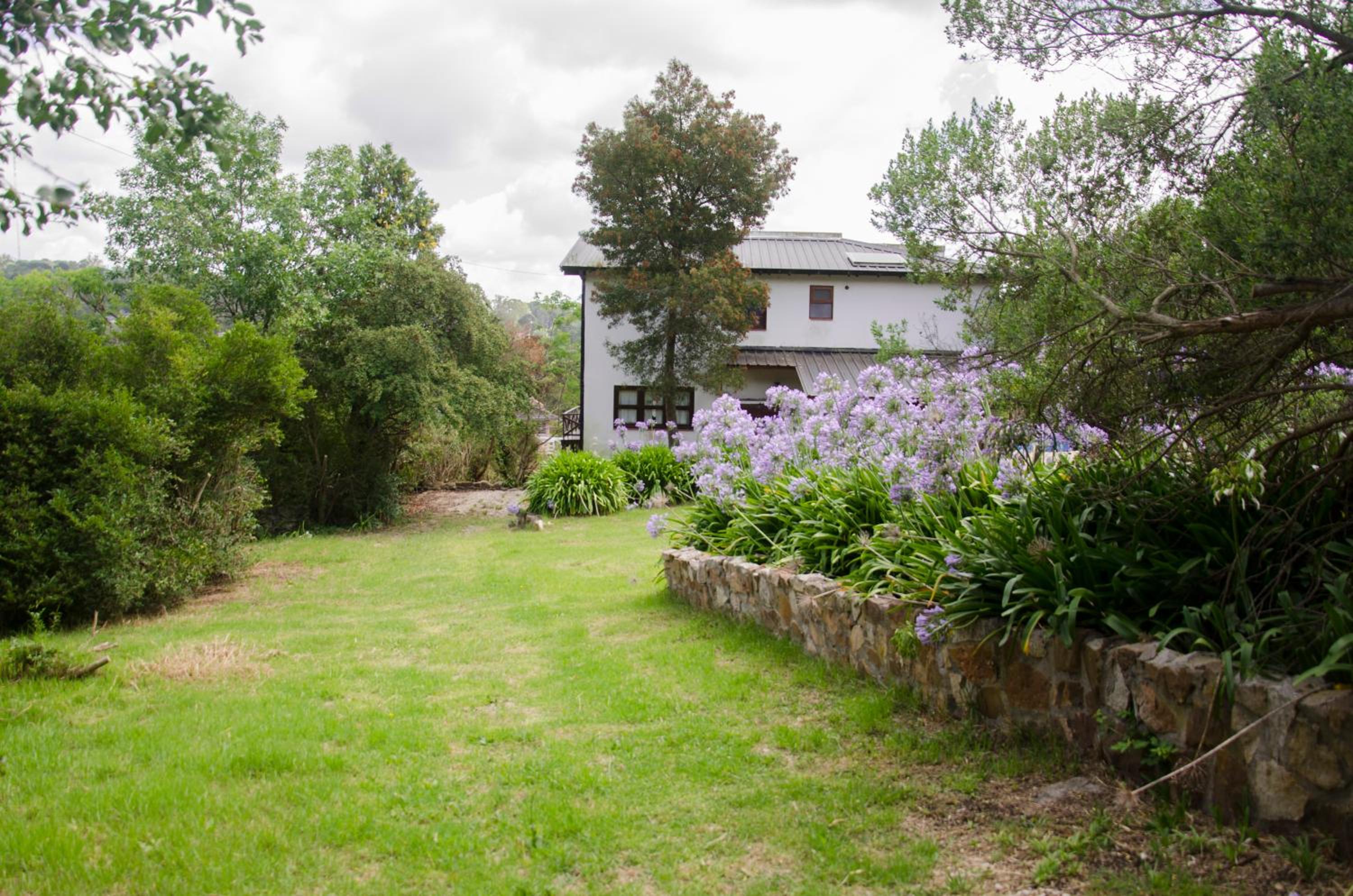 Three-Bedroom House photo 2