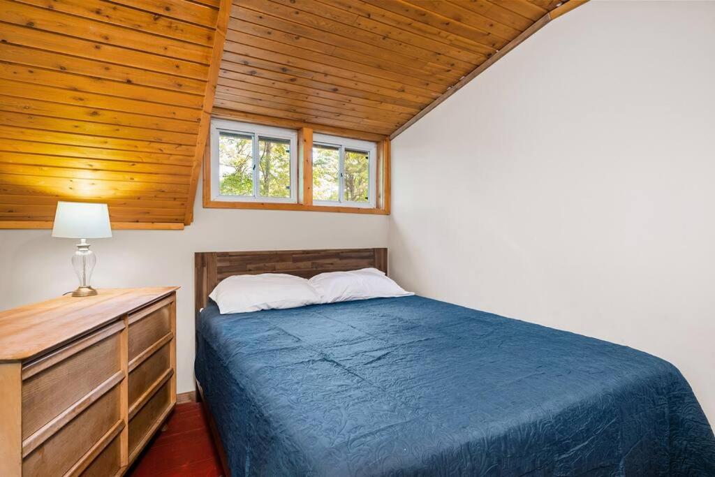 Three-Bedroom House photo 3