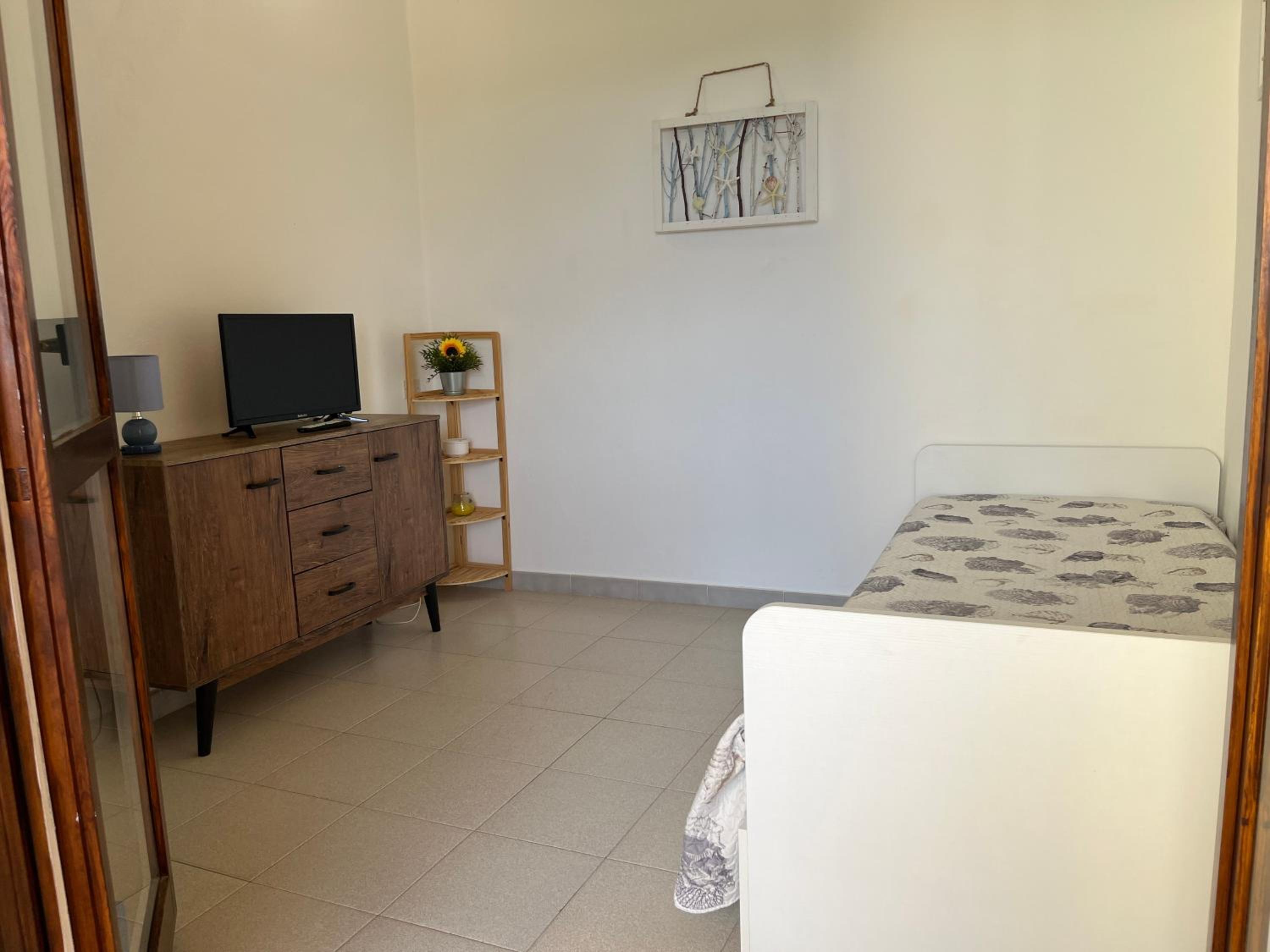 One-Bedroom Apartment - Sea Side