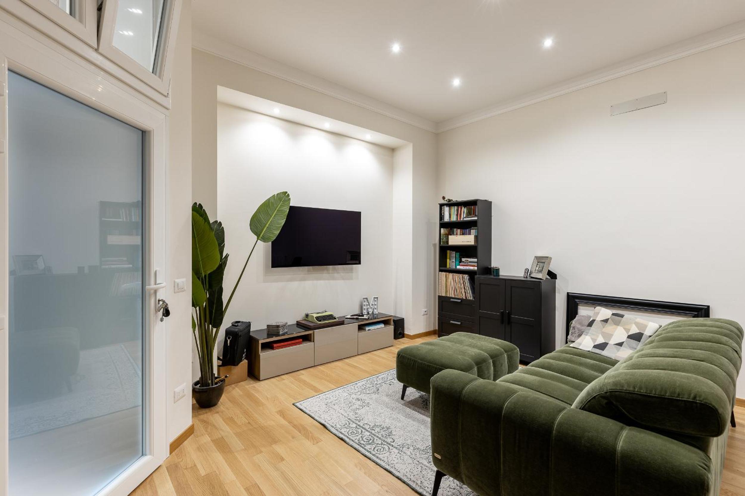 One-Bedroom Apartment