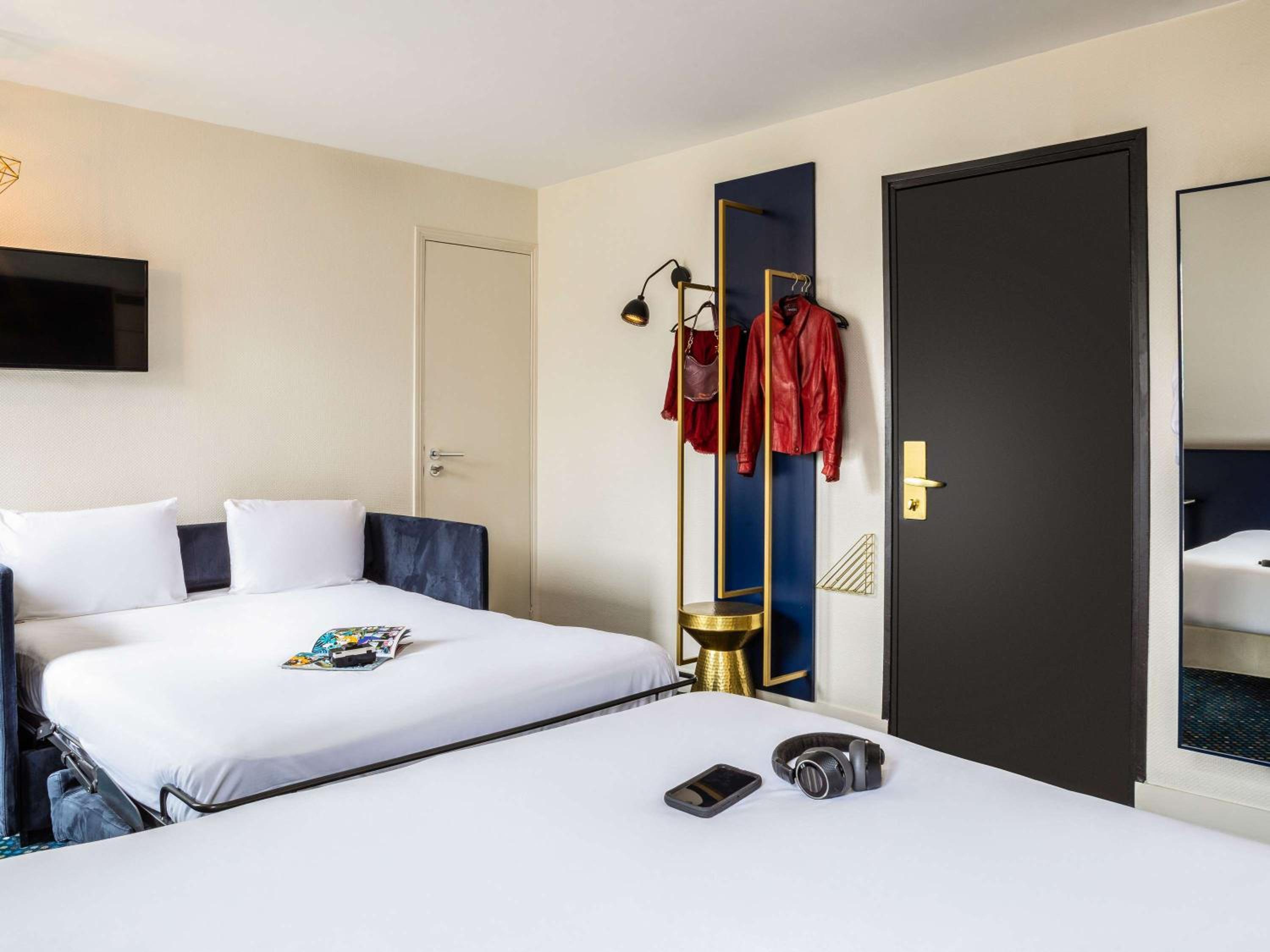 Standard Family Suite With One Double Bed And Sofa
