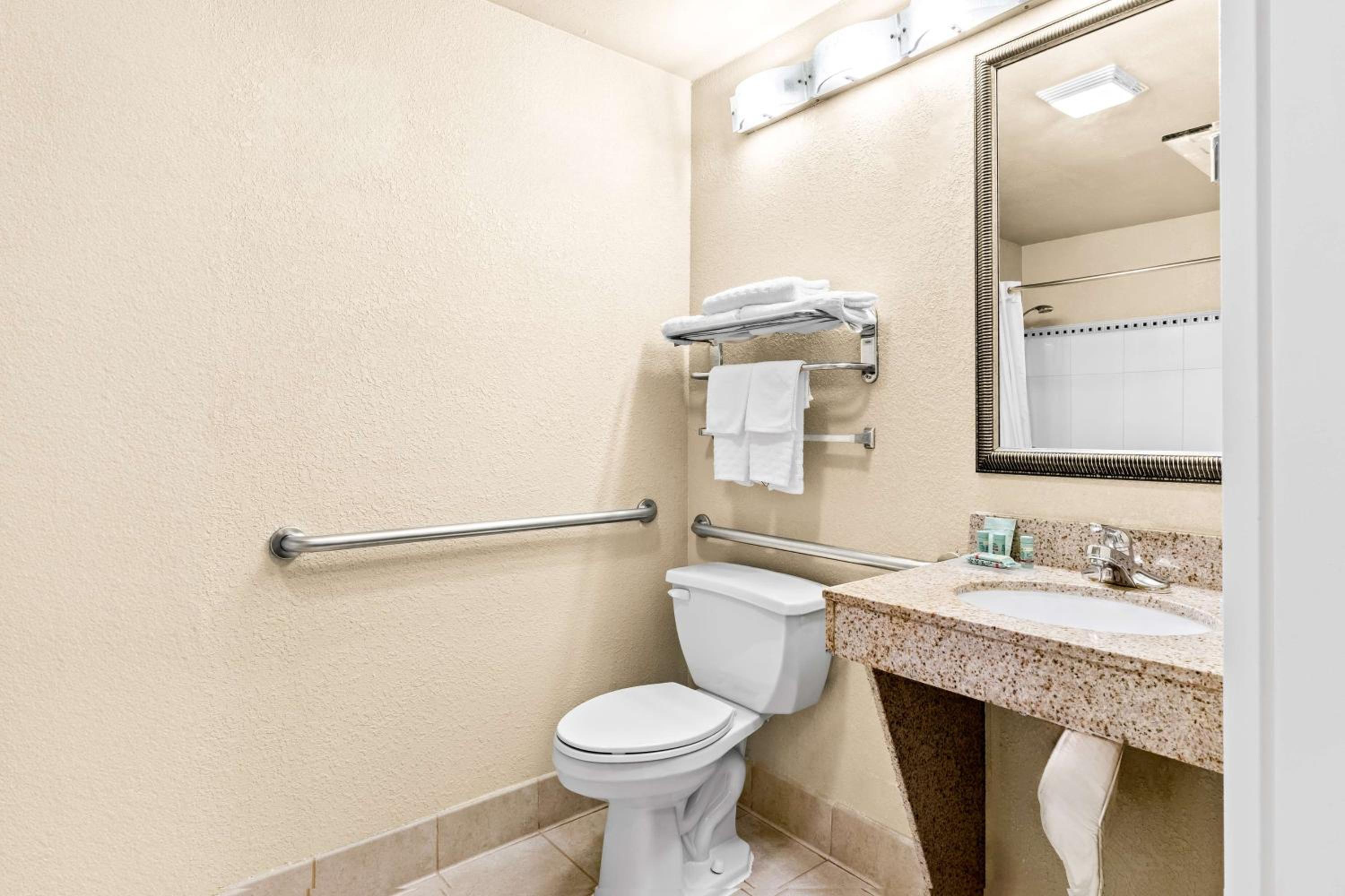 King Room - Disability Access photo 2