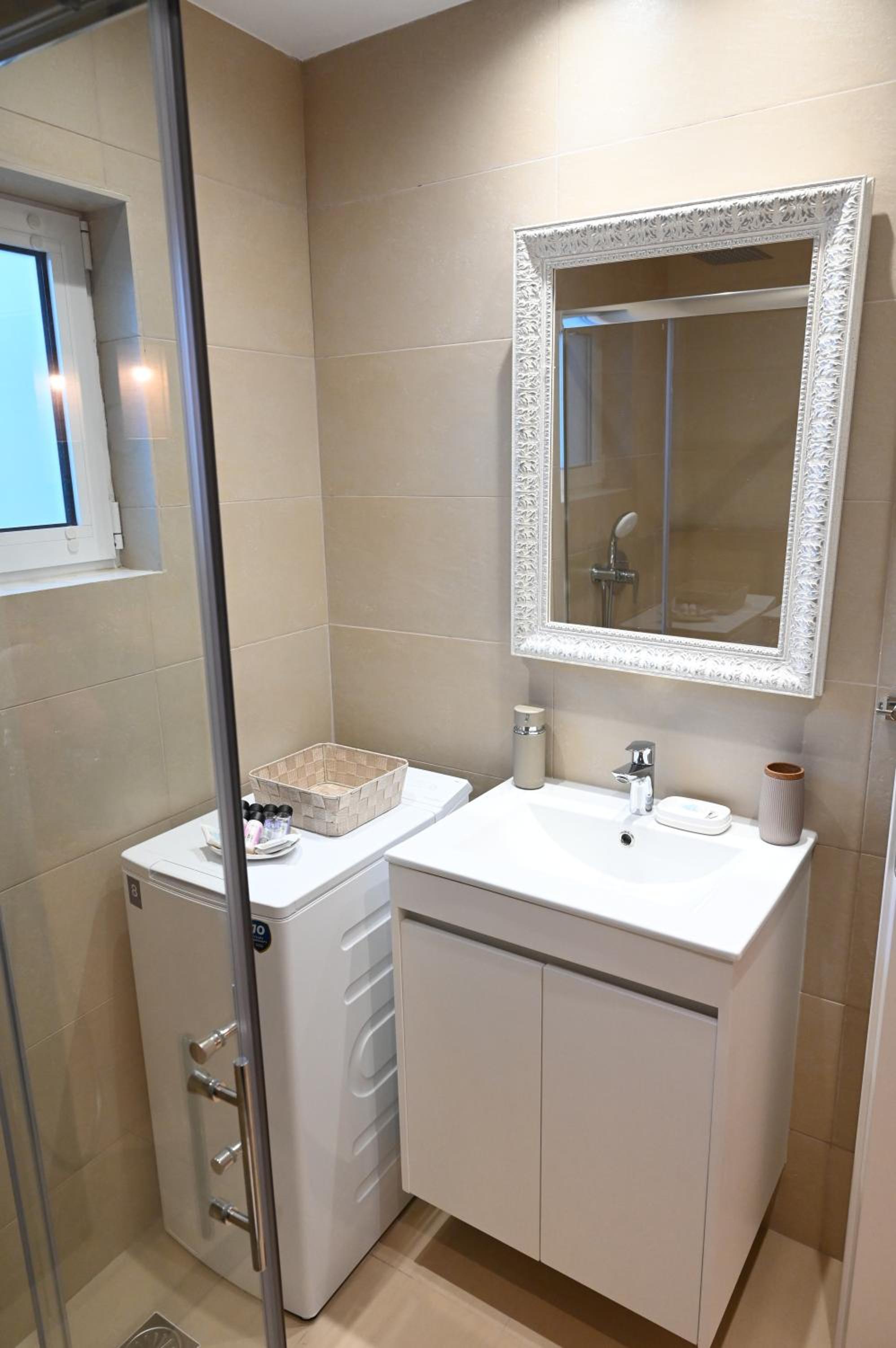 One-Bedroom House photo 2