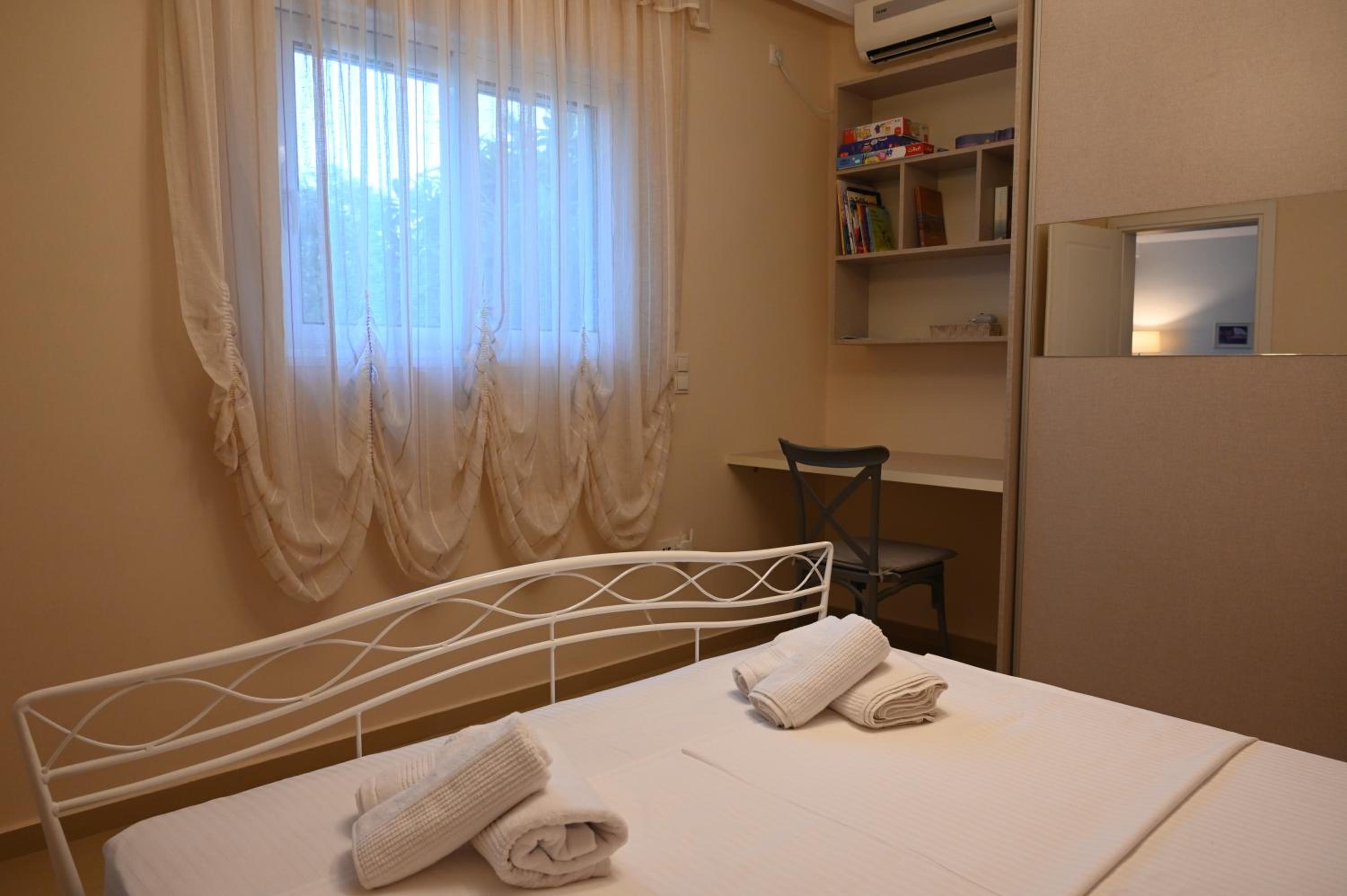 One-Bedroom House photo 2