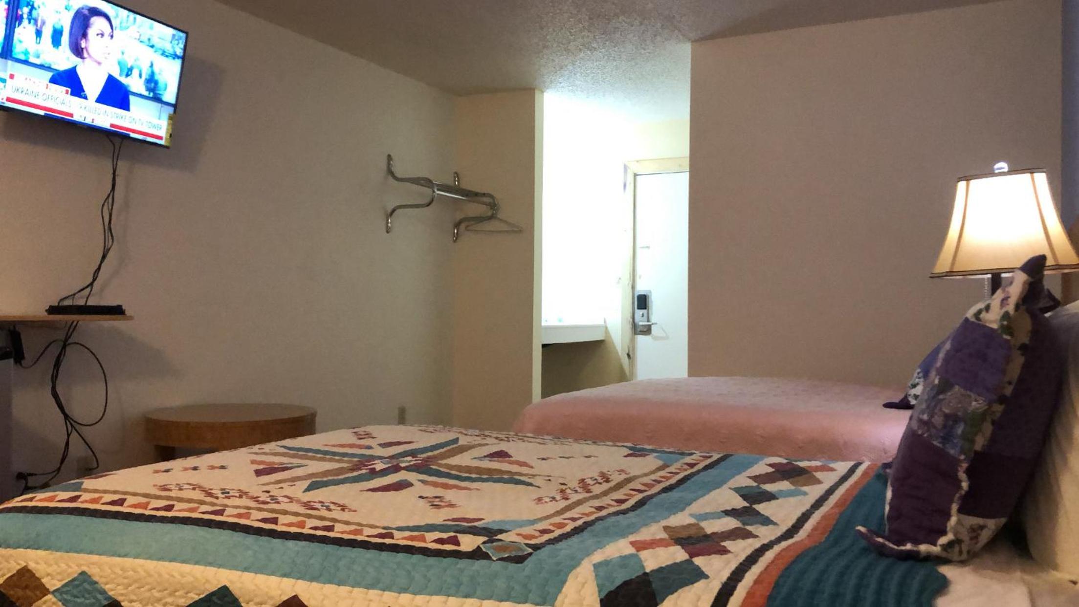 Standard Double Room - Photo 2