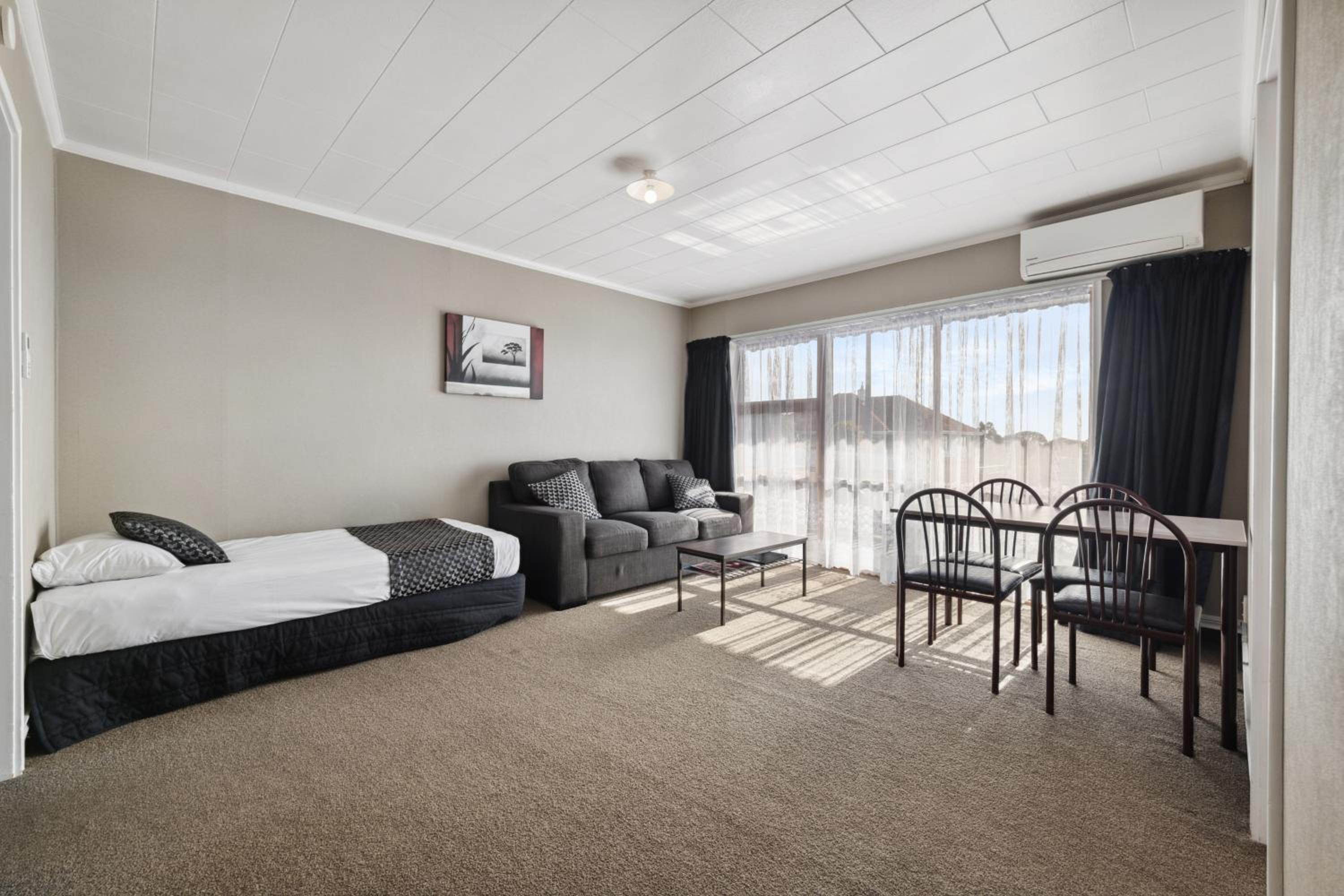 Two-Bedroom Apartment photo 3