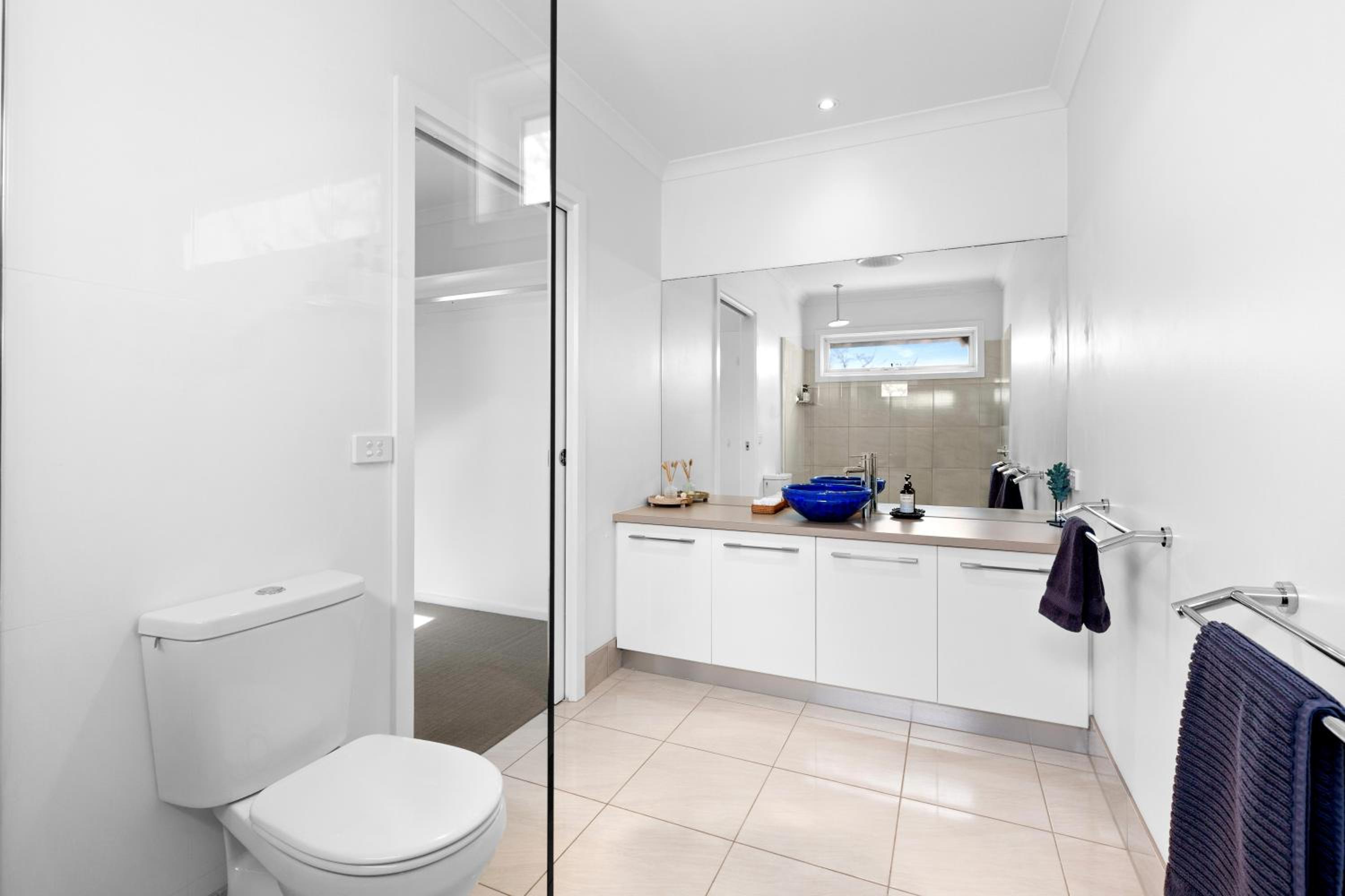 Three-Bedroom House photo 2