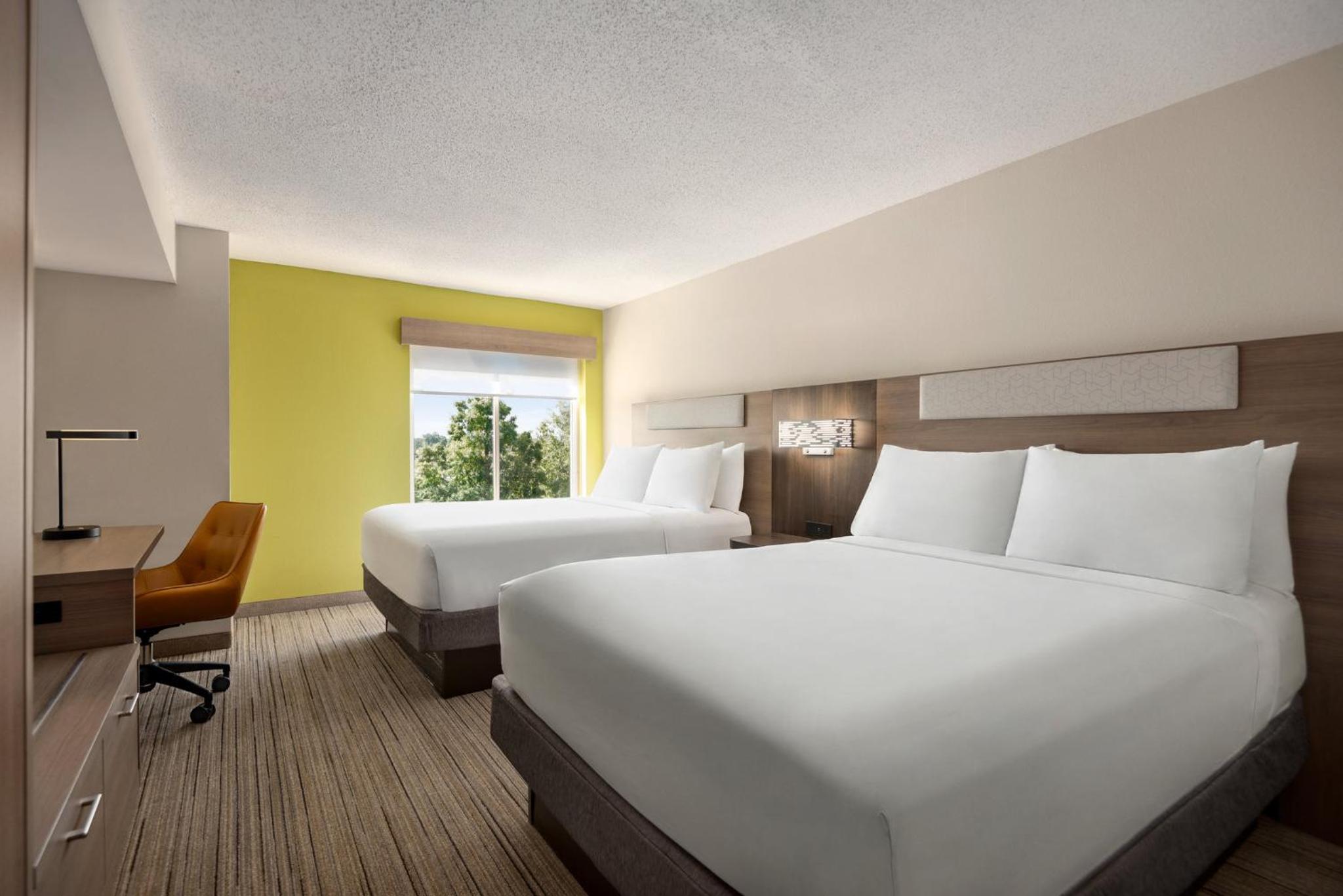 Suite with Two Queen Beds - Photo 2