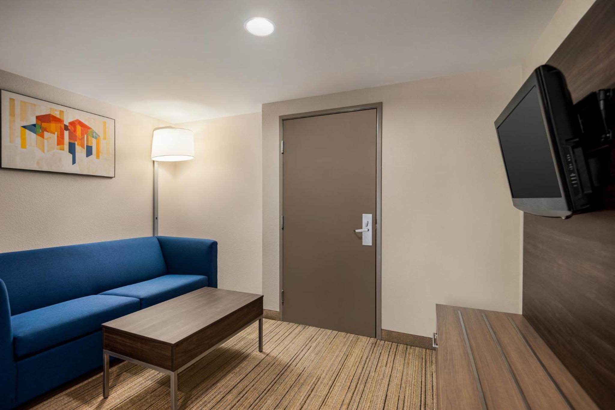 King Suite with Sofa Bed - Photo 2