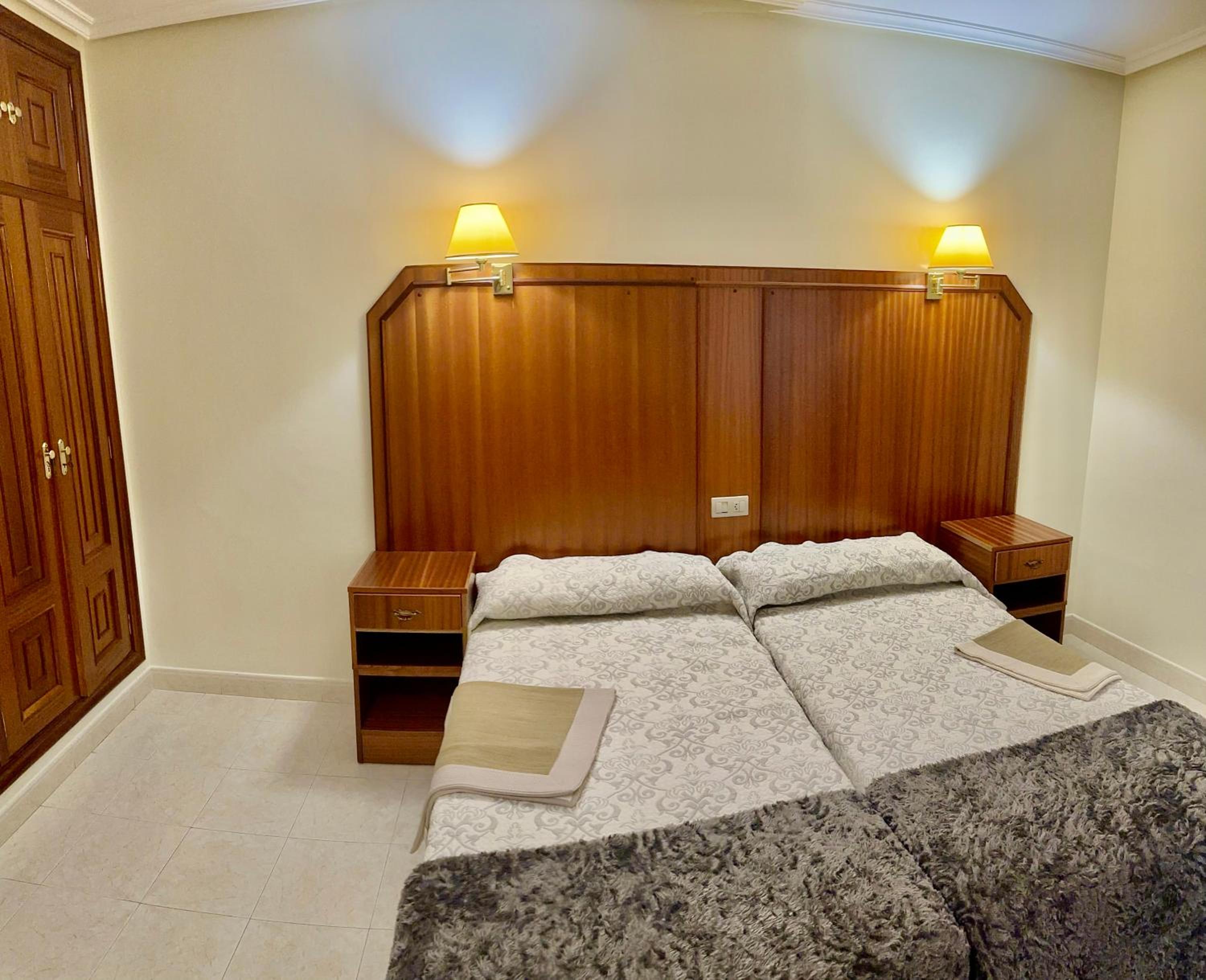 Double or Twin Room photo 3