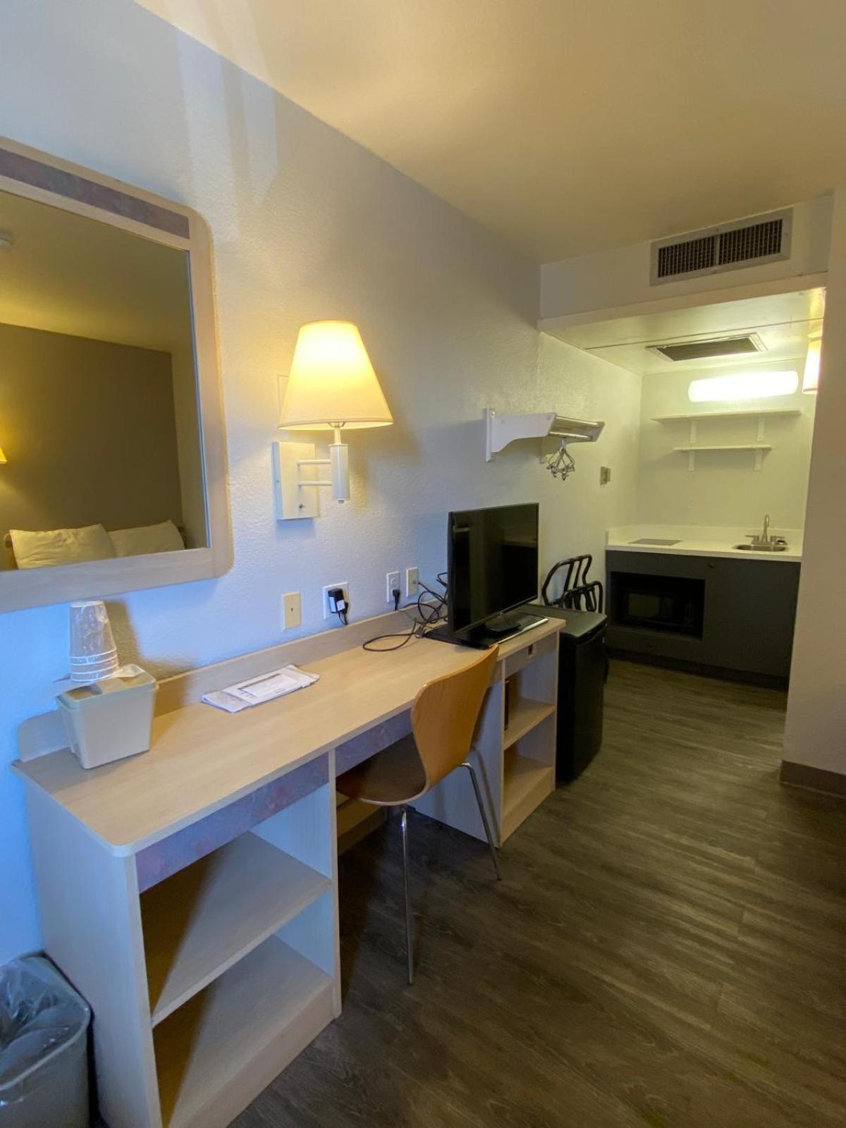 Double Room - Non-Smoking  - Photo 1