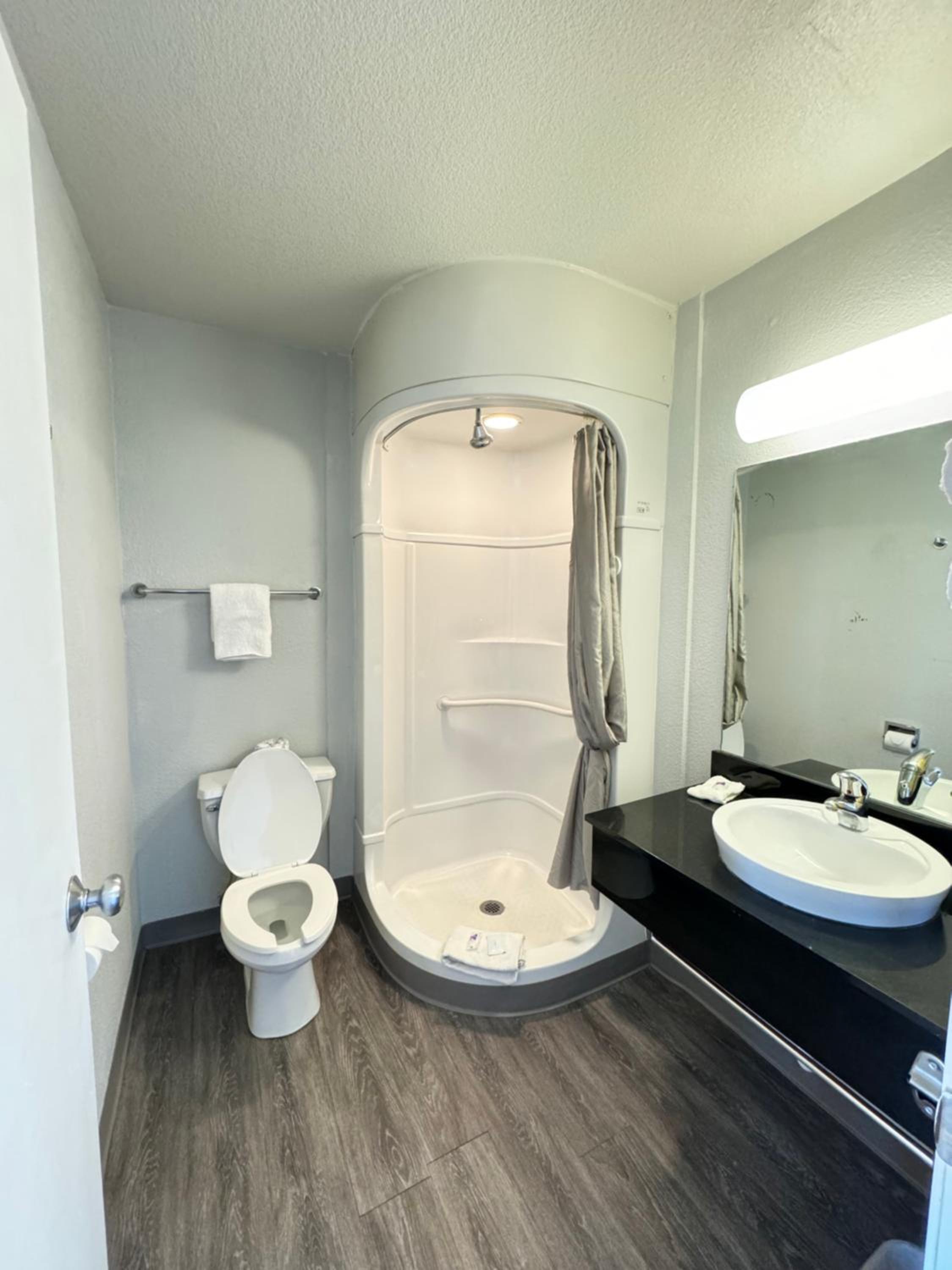 Deluxe Quadruple Room - Non-Smoking photo 2