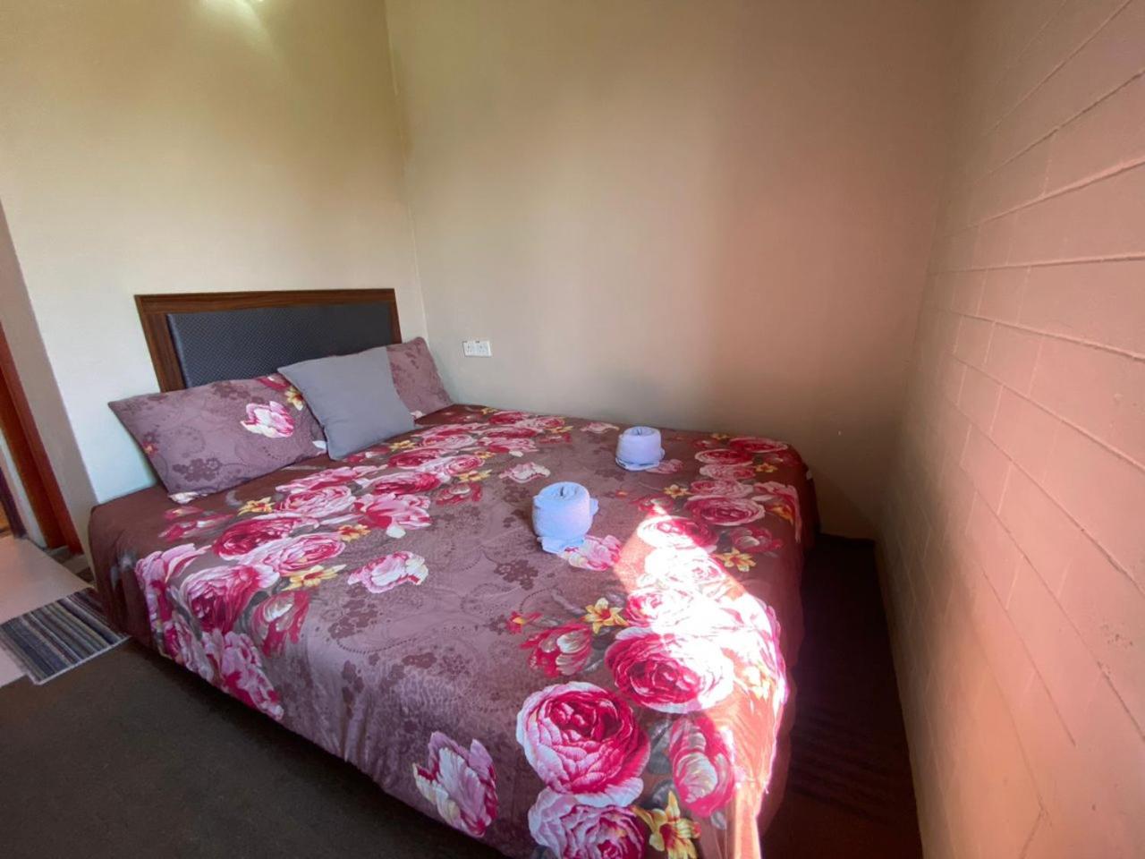 Budget Double Room photo 3