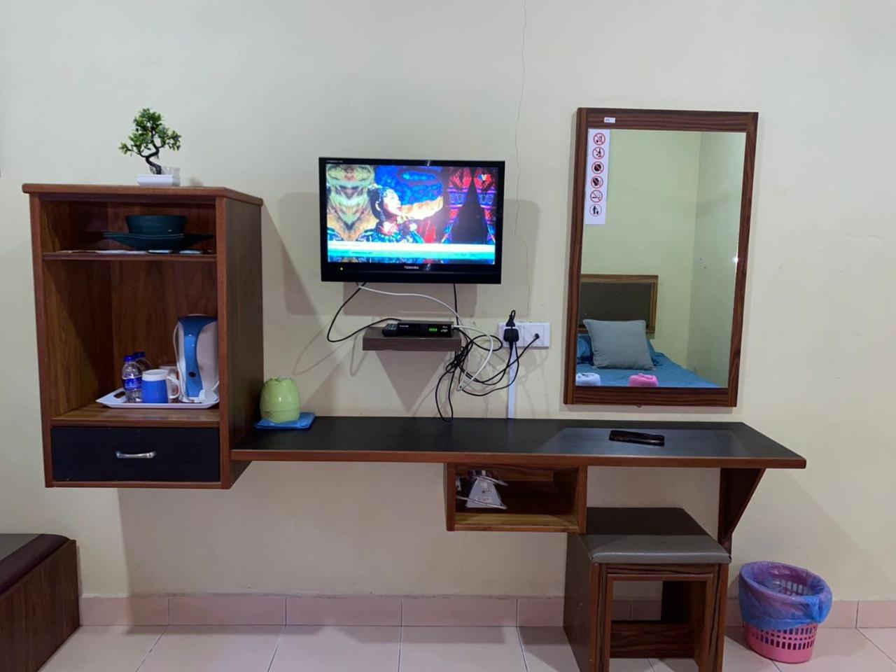 Family Room with Balcony photo 3