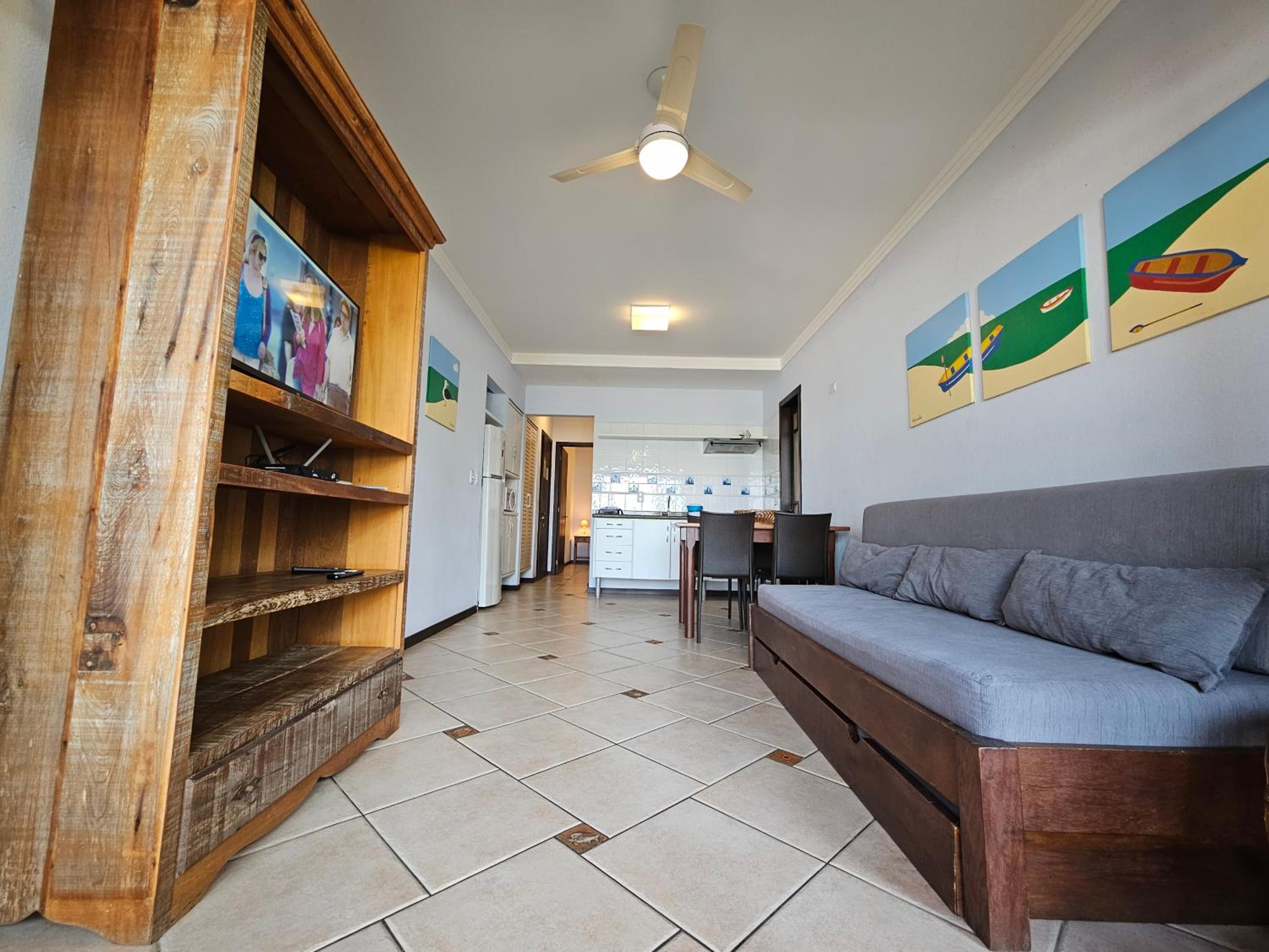 One-Bedroom Apartment photo 1