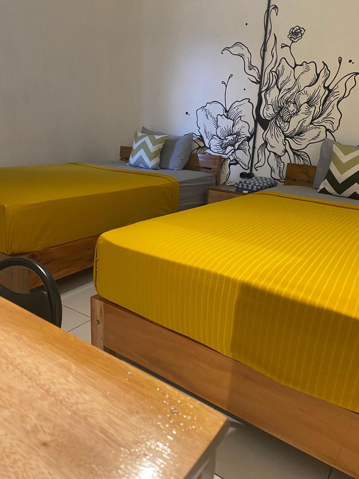 Standard Twin Room with Shared Bathroom photo 2