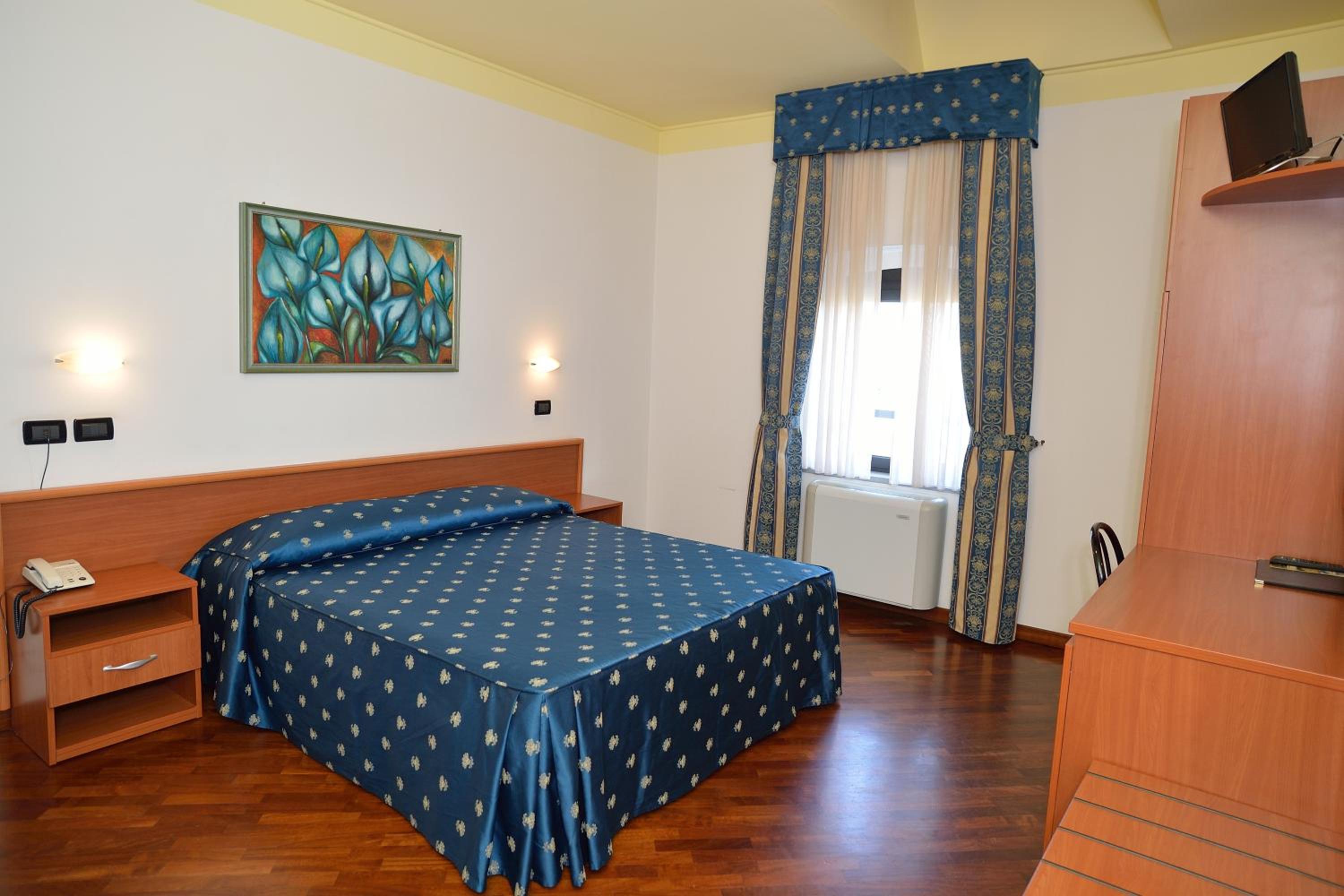 Double or Twin Room photo 1