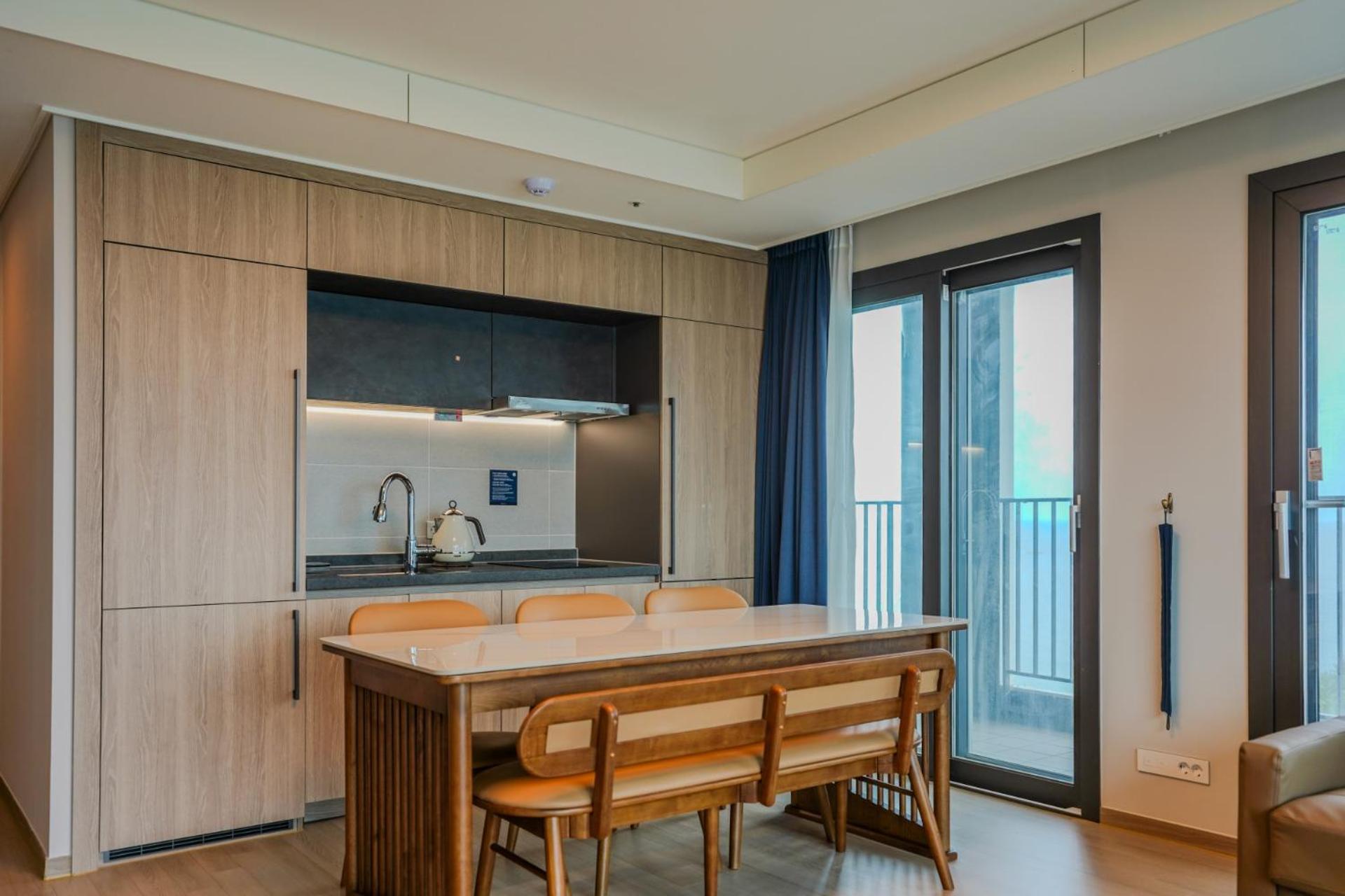 Family Room - Photo 21