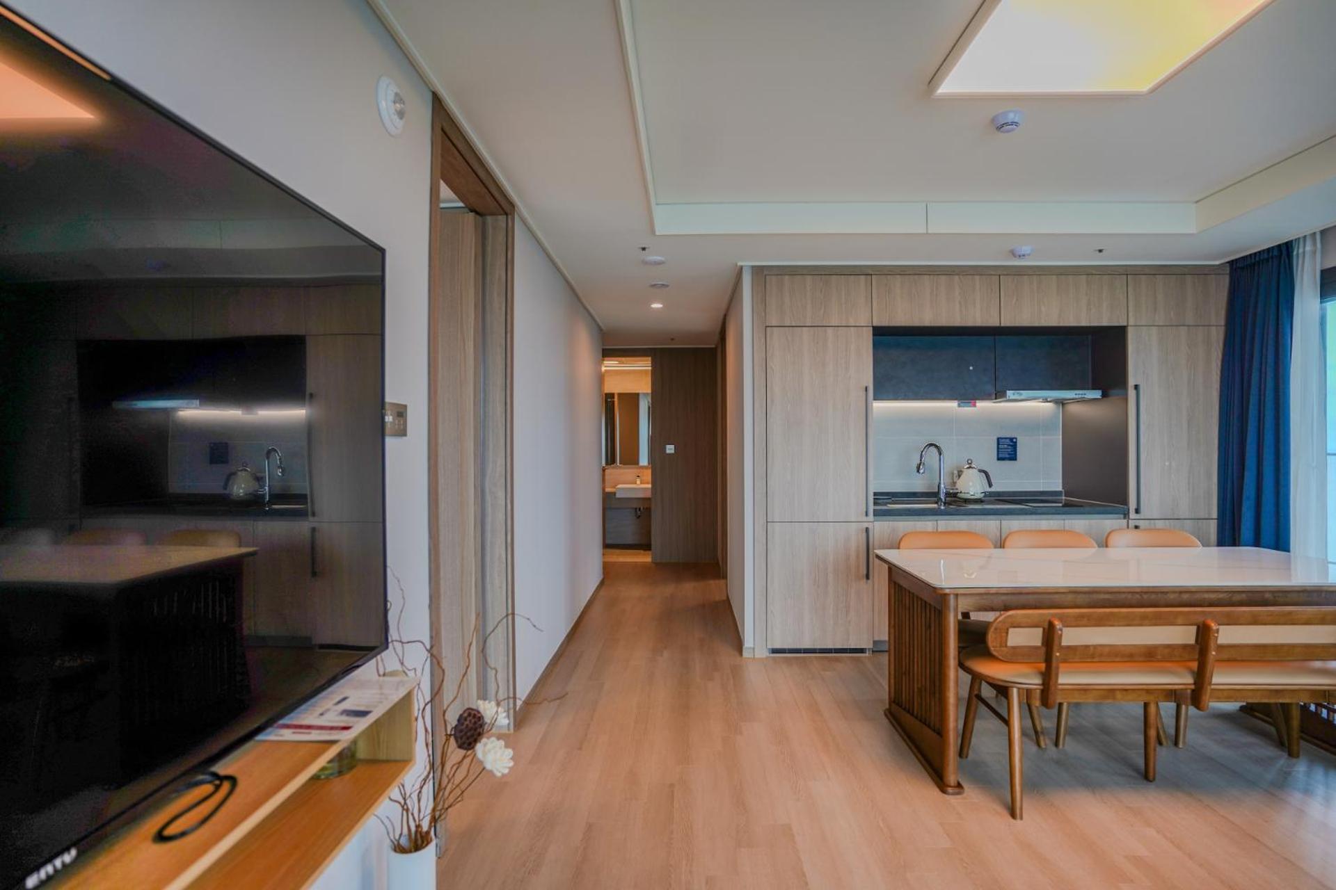 Family Room - Photo 7
