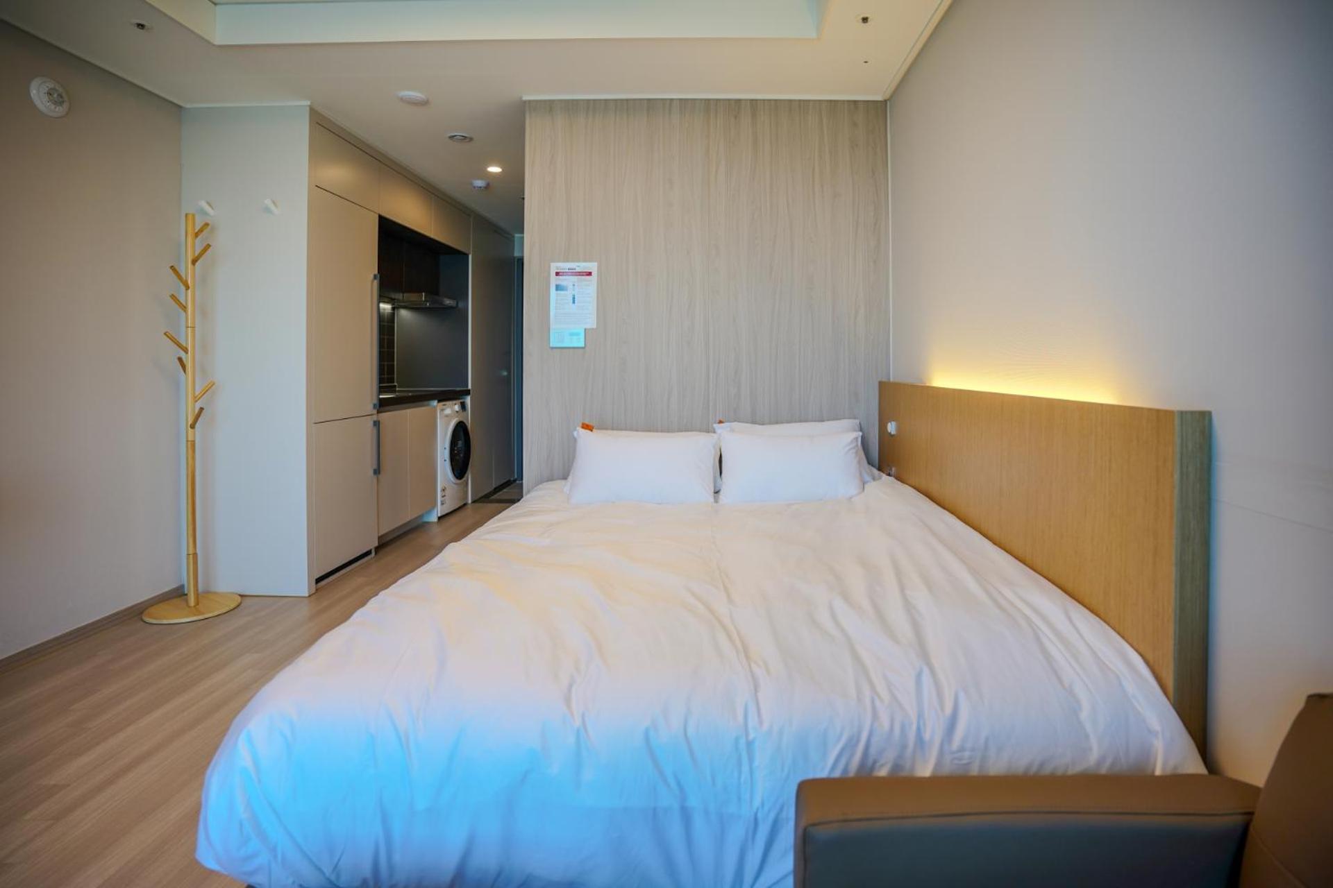 Standard Double Room - Photo 10