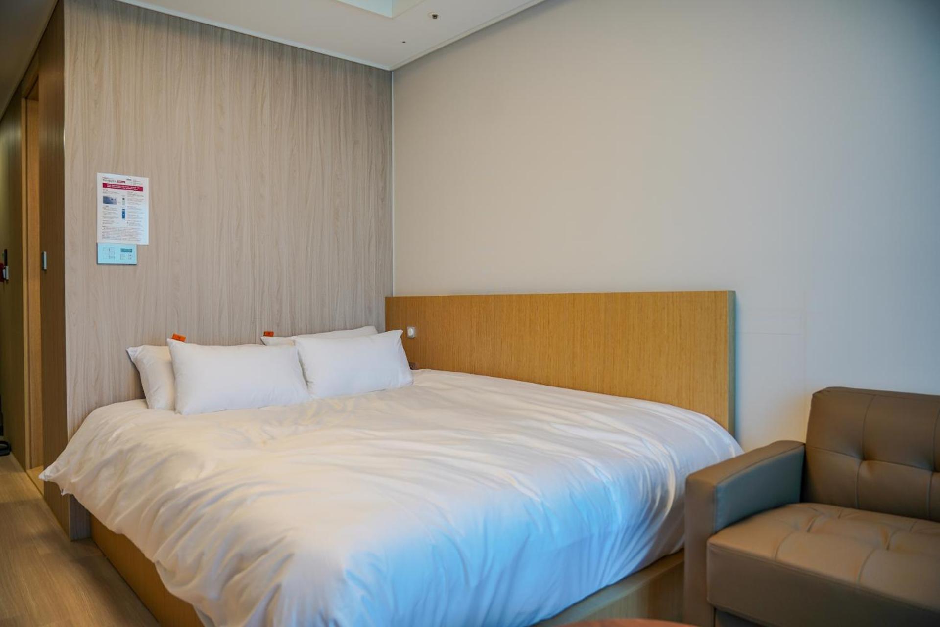 Standard Double Room - Photo 29