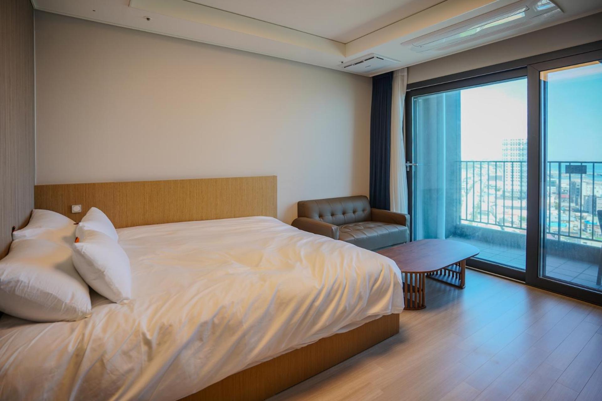 Standard Double Room - Photo 8