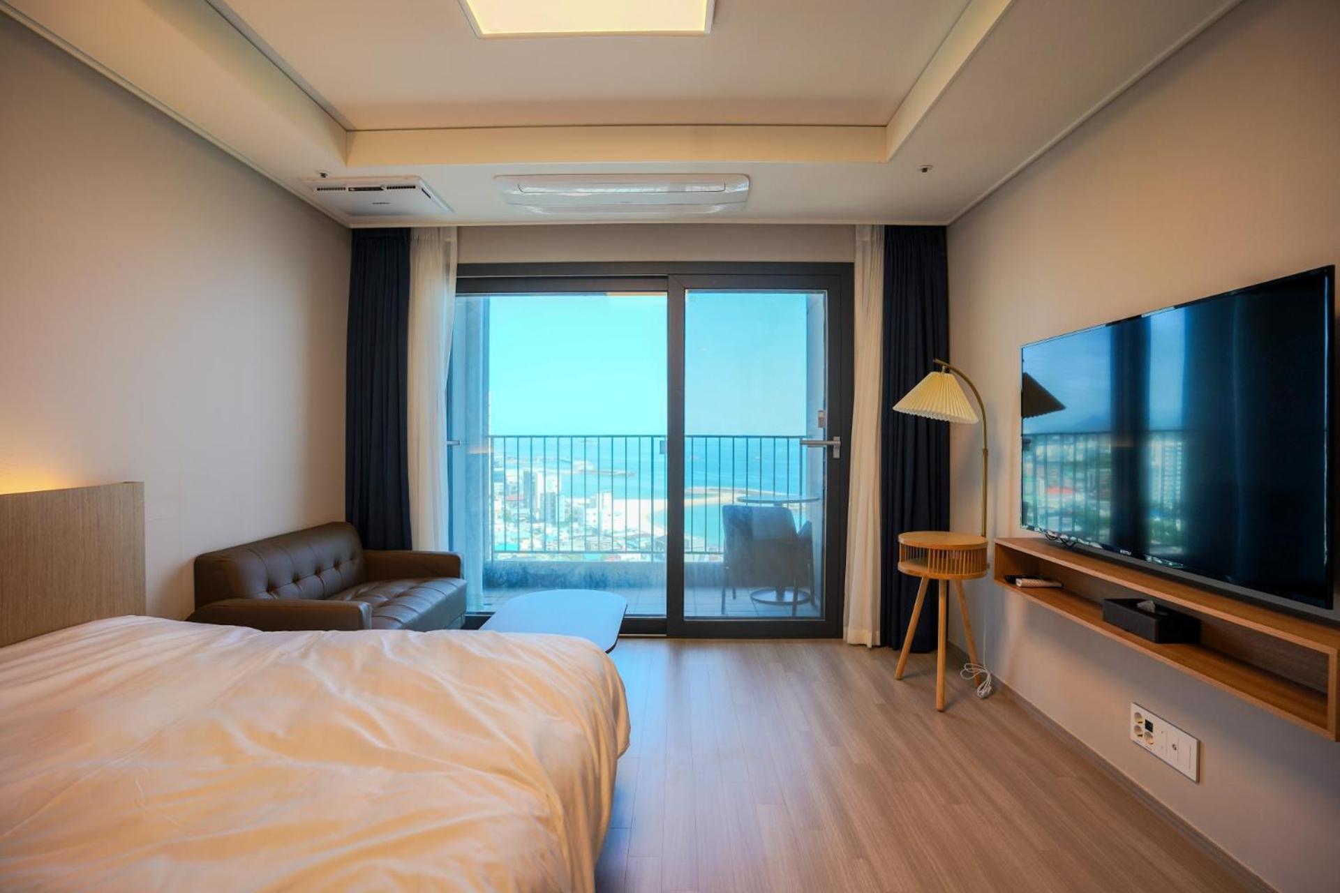 Standard Double Room - Photo 28